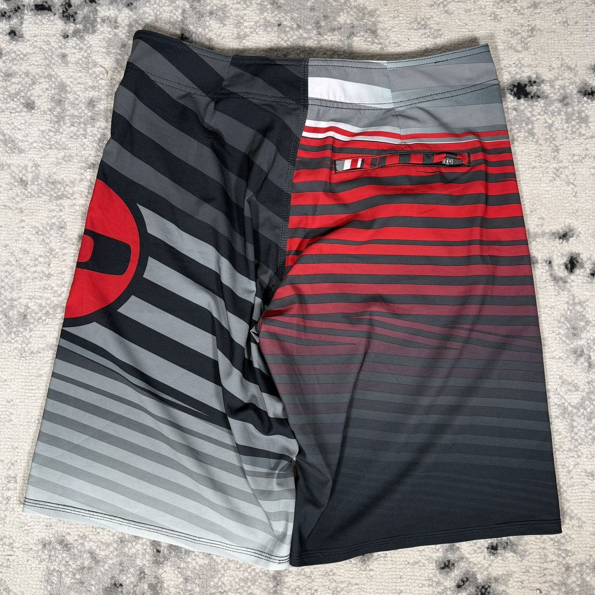 Oakley Y2K Oakley Red Gray Stripes Board Shorts Size US 32 / EU 48 - 2 Thumbnail