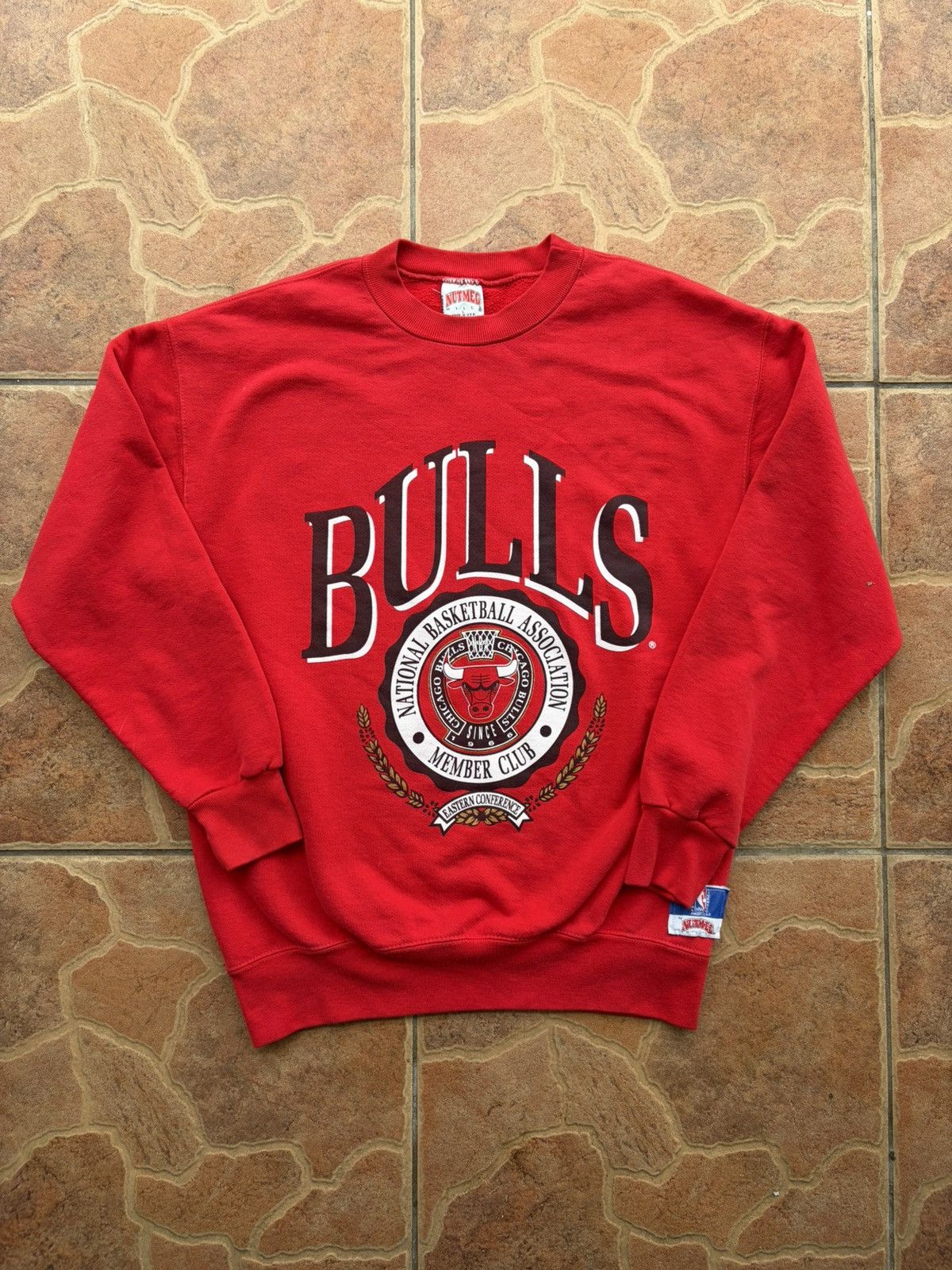 Nutmeg Vintage Chicago Bulls pullover crewneck sweater Size US L / EU 52-54 / 3 - 1 Thumbnail