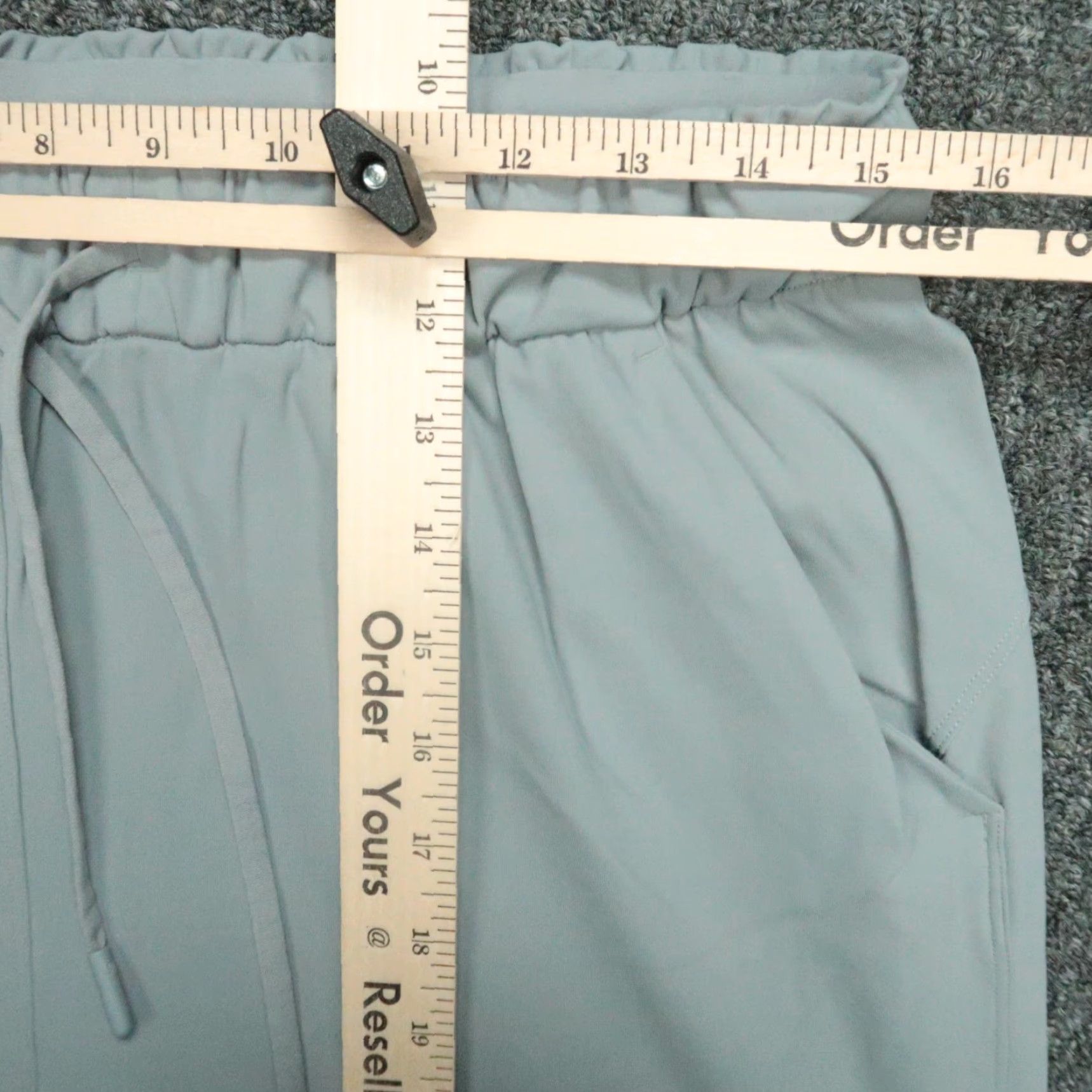 Lululemon Lululemon Pants Womens 10 Gray Jogger Pockets Drawstring Regular Inseam 28 in Tee? Size 32" / US 10 / IT 46 - 6 Thumbnail