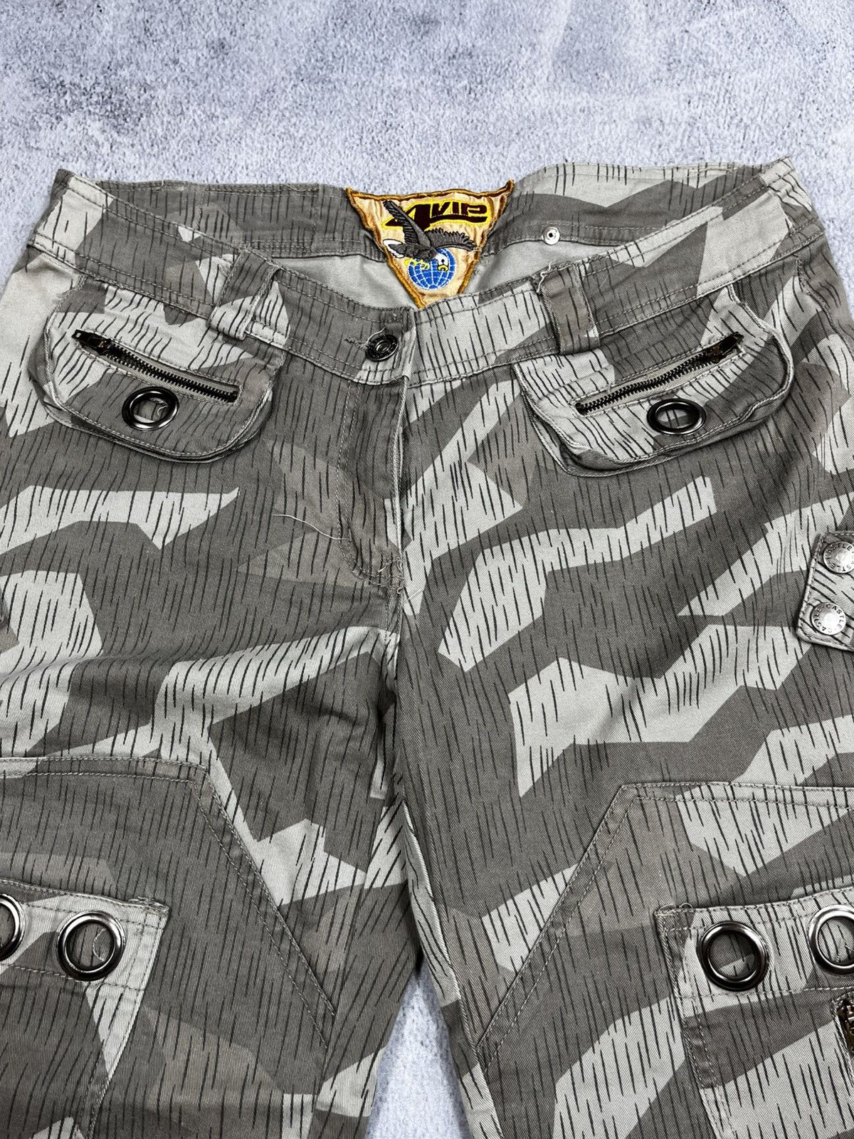 Other Vintage Y2K camo bondage multi pockets low rise pans 31 Size 31" - 4 Thumbnail