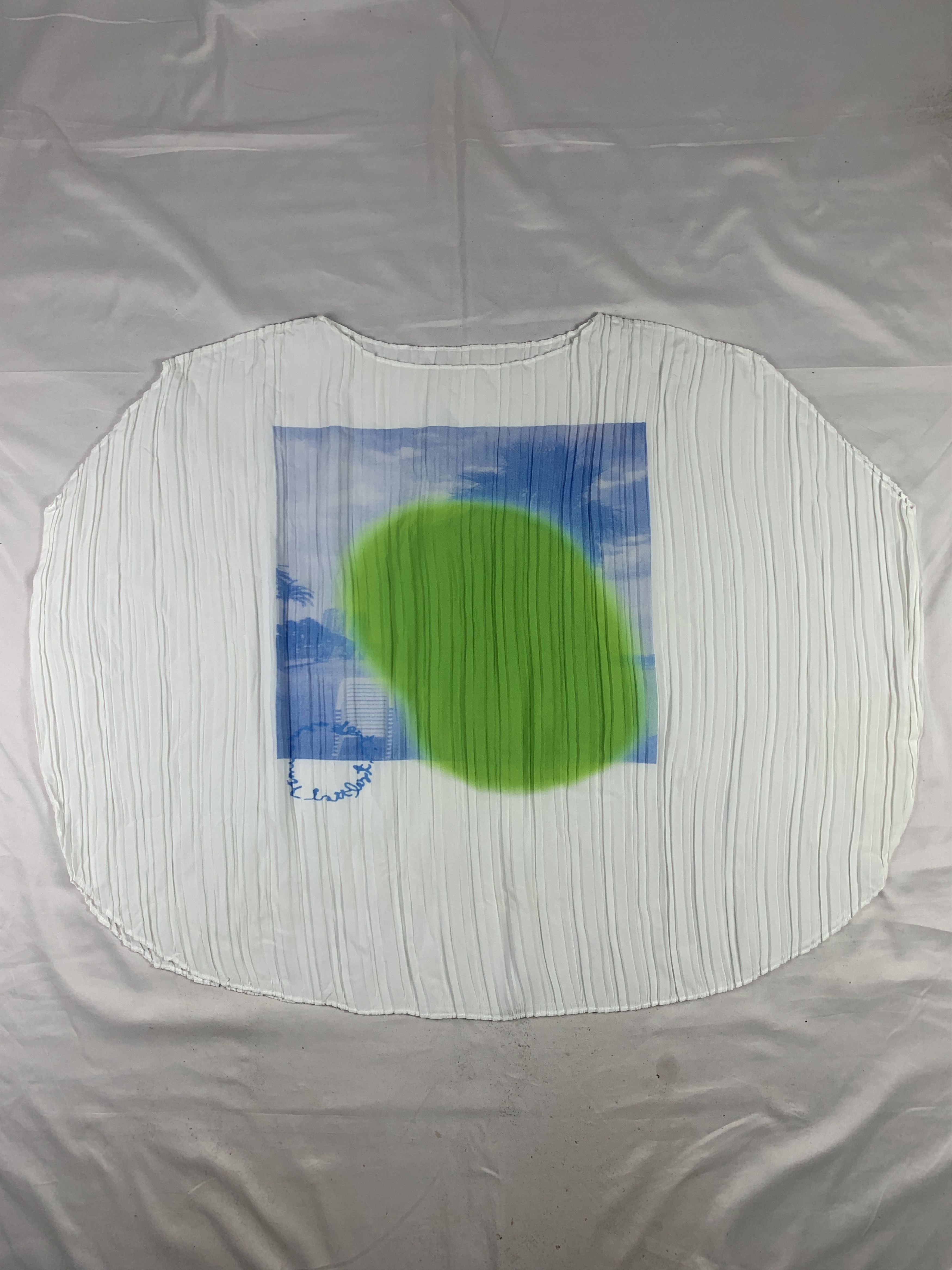 Japanese Brand White Printed Pleated Loose Fit Blouse (One Size) Size ONE SIZE - 1 Thumbnail