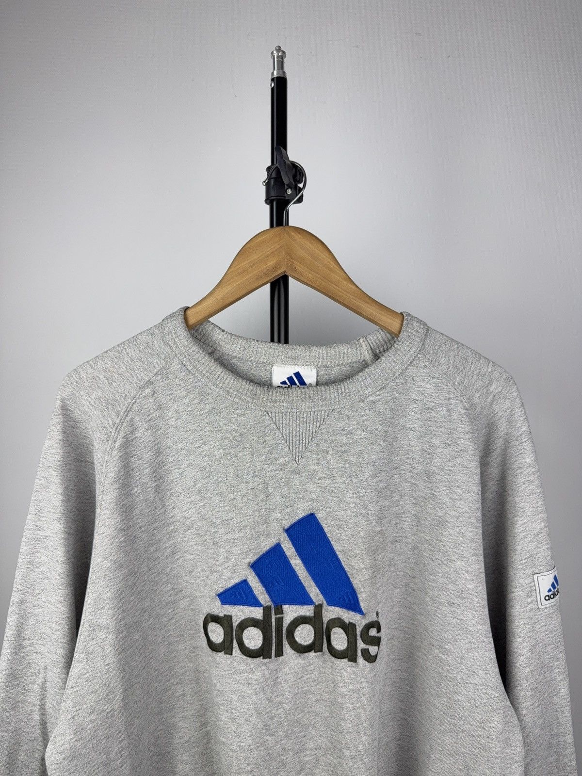 Adidas × Vintage Vintage Adidas Sweatshirt Gray Blue Logo Crewneck 90s Style Size US L / EU 52-54 / 3 - 2 Thumbnail