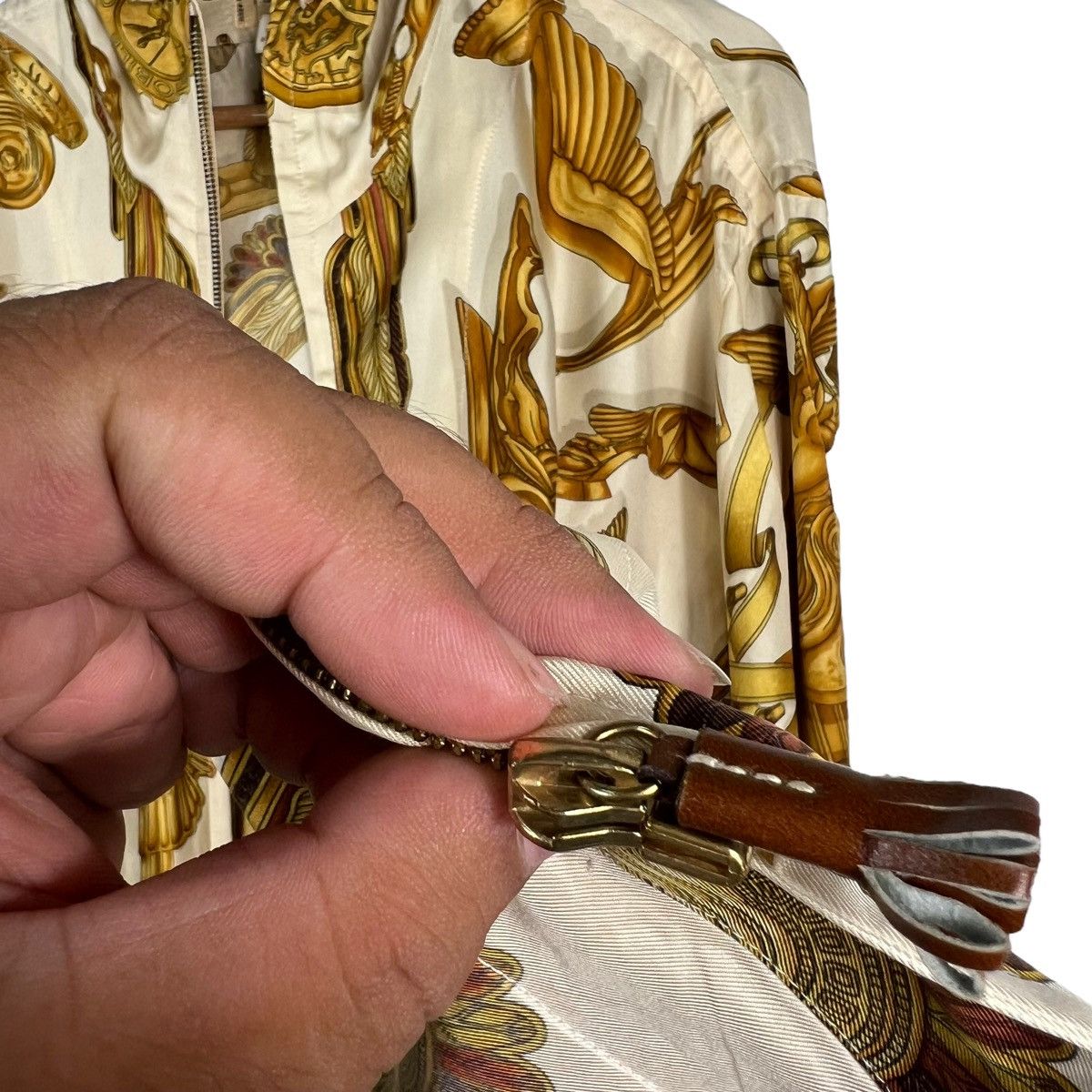 Hermes 🔥ACCEPT BINDING🔥 HERMES PARIS SILK JACKETS SIZE 40 Size US M / EU 48-50 / 2 - 20 Thumbnail