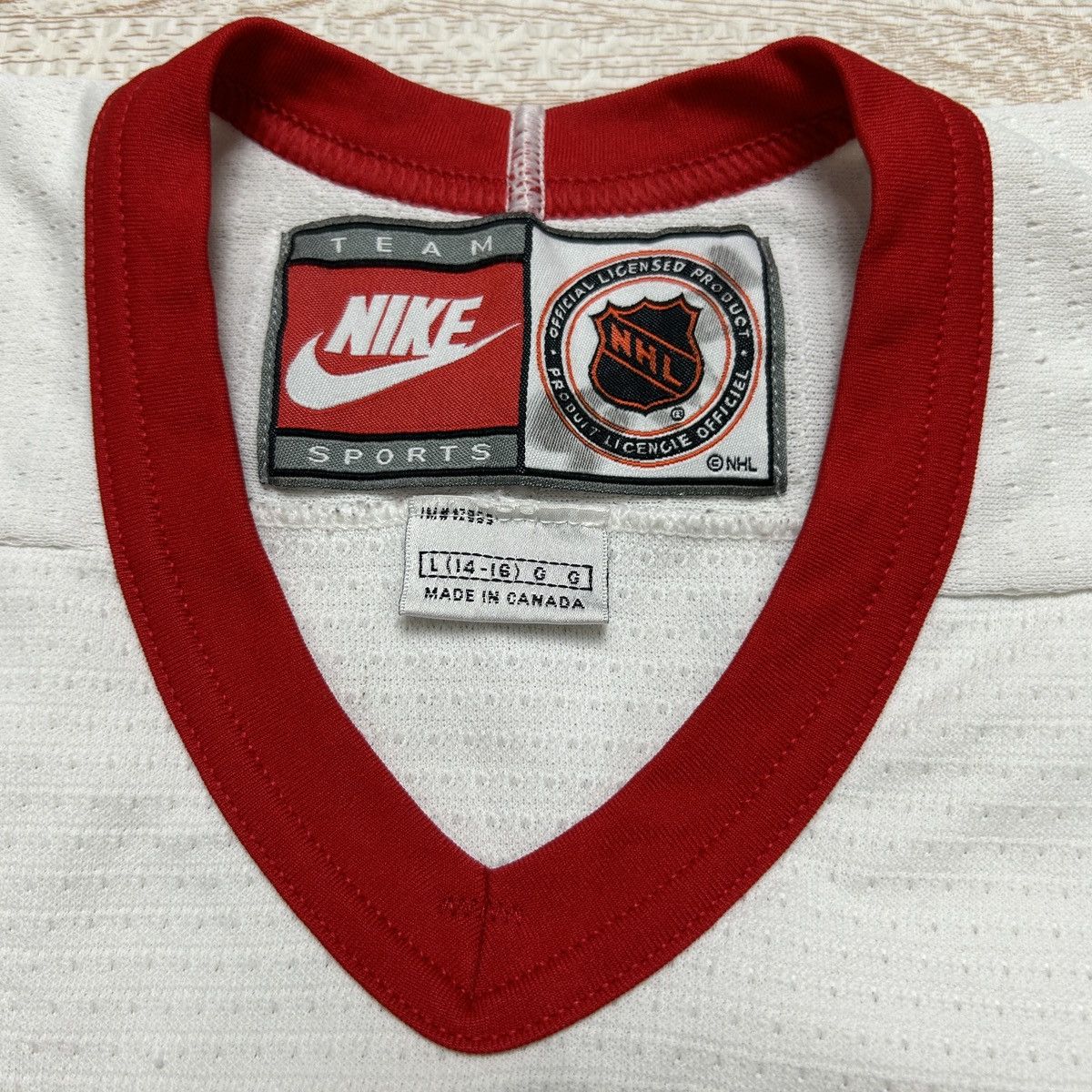 NHL × Nike × Red Wing Vintage Nike 90s Detroit Red Wings NHL hockey jersey Size US XXS / EU 40 - 3 Thumbnail
