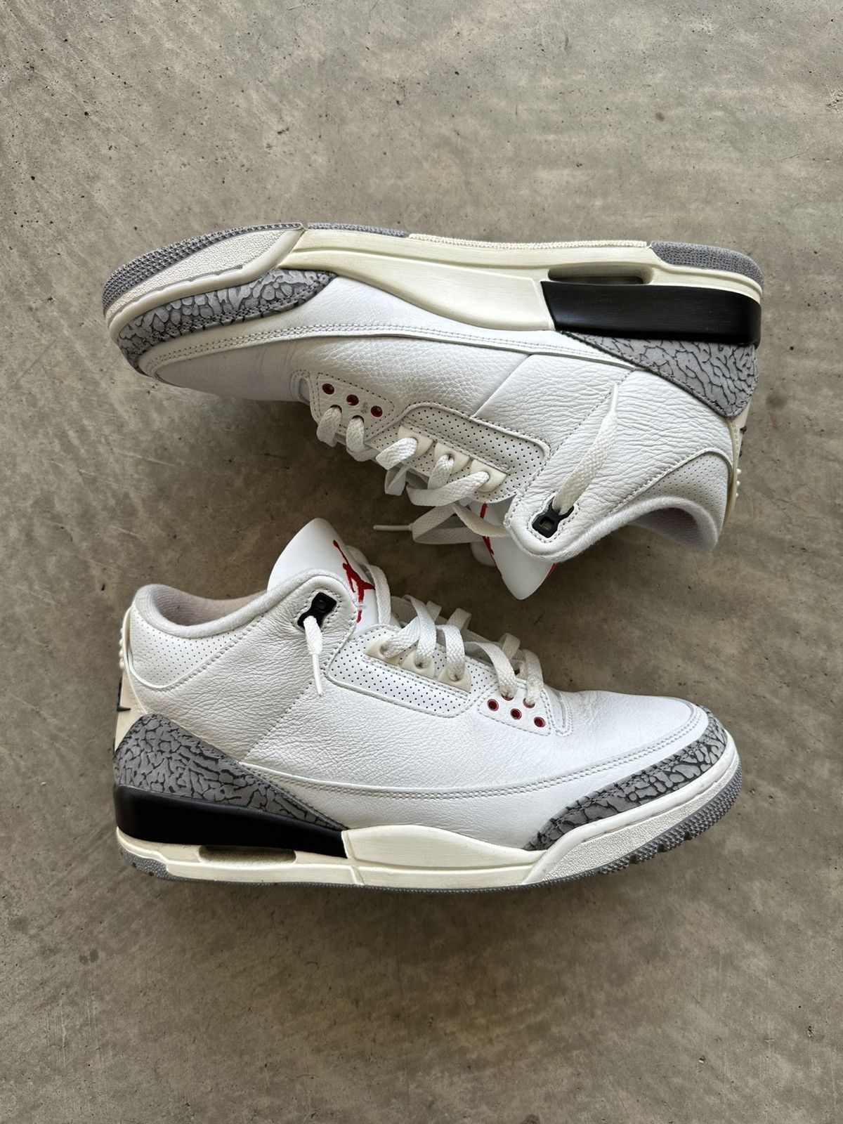 Jordan Brand Jordan 3 White Cement Size US 11 / EU 44 - 1 Thumbnail