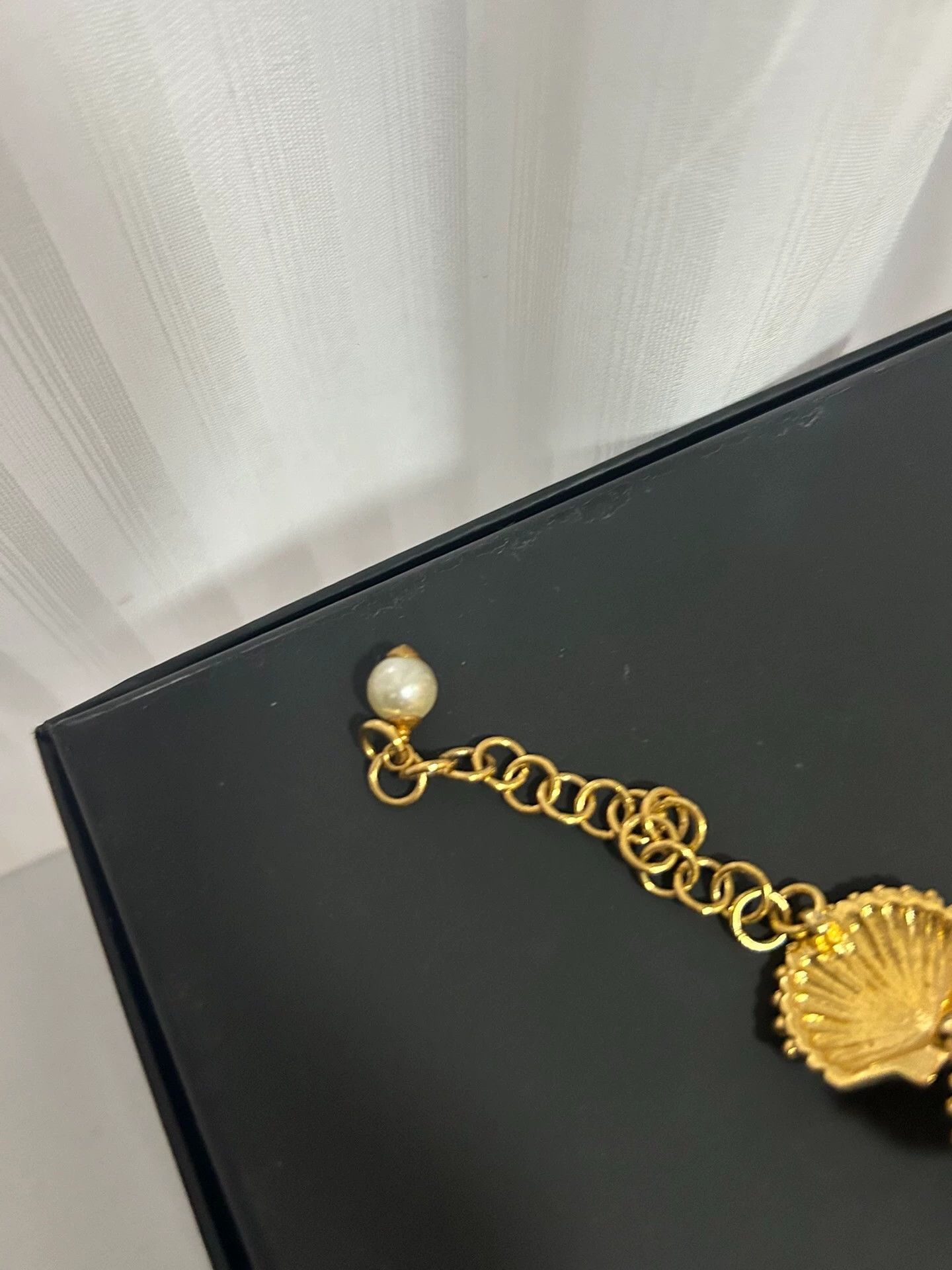 Chanel Chanel Mermaid Shell Retro Embossed Bracelet Size ONE SIZE - 4 Thumbnail