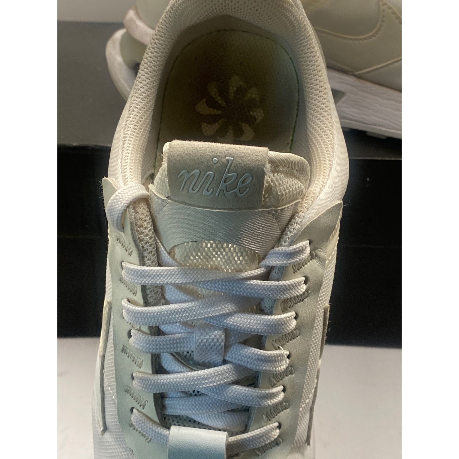 Nike Nike Air Max Pre-Day Phantom-Summit White DM0001 100-US7 Wmn Size US 7 / IT 37 - 8 Thumbnail