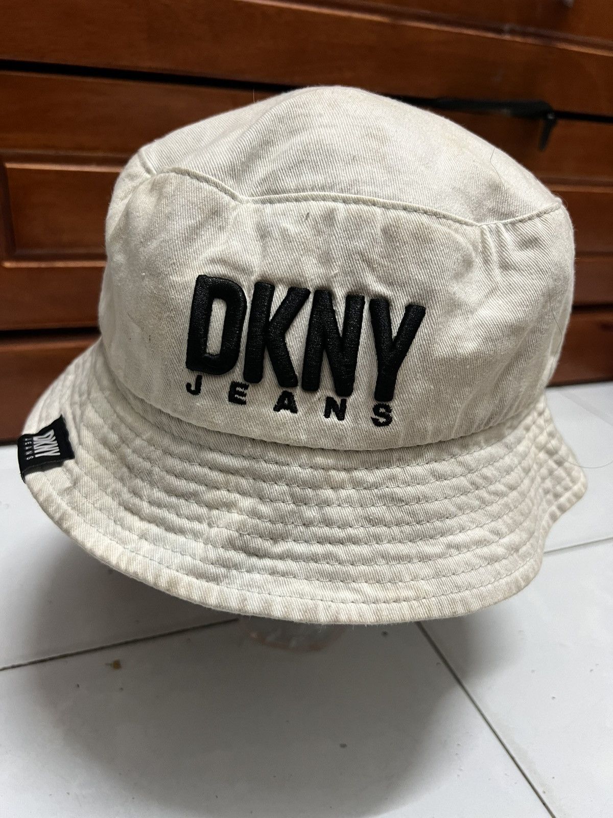 DKNY hats men spellout