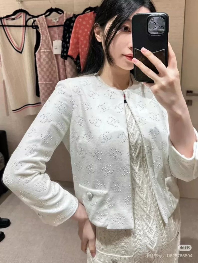 Chanel Chanel 23C white double C logo pearl jacket Size XS / US 0-2 / IT 36-38 - 8 Thumbnail