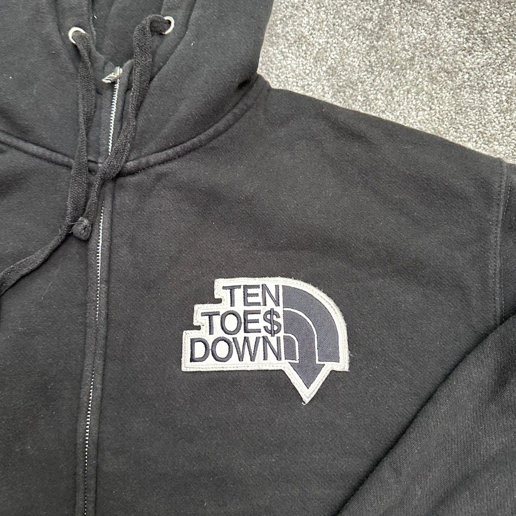 Vintage Ten Toes Down Hoodie Men 2XL Brown Graphic Zip Hooded Sweatshirt Cotton Full Zip Full Zip Hoodie All Seasons Sports Skateboarding | Mens Size US XXL / EU 58 / 5 - 4 Thumbnail