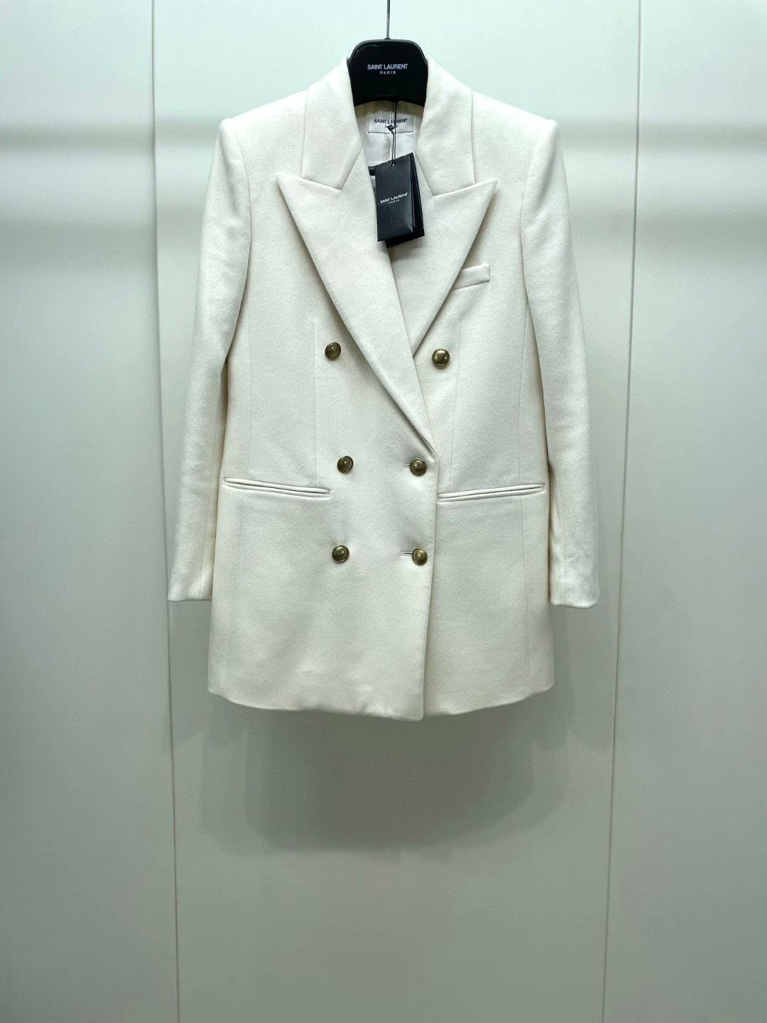 Saint Laurent Paris Saint Laurent White Double-Breasted Blazer Size XS / US 0-2 / IT 36-38 - 1 Thumbnail