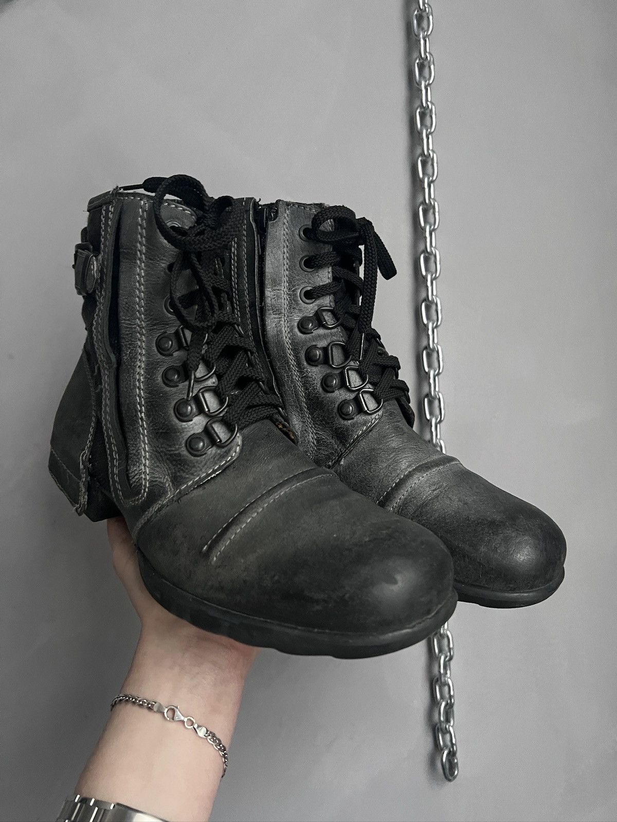 Avant garde leather ankle moto boots Replay guidi style