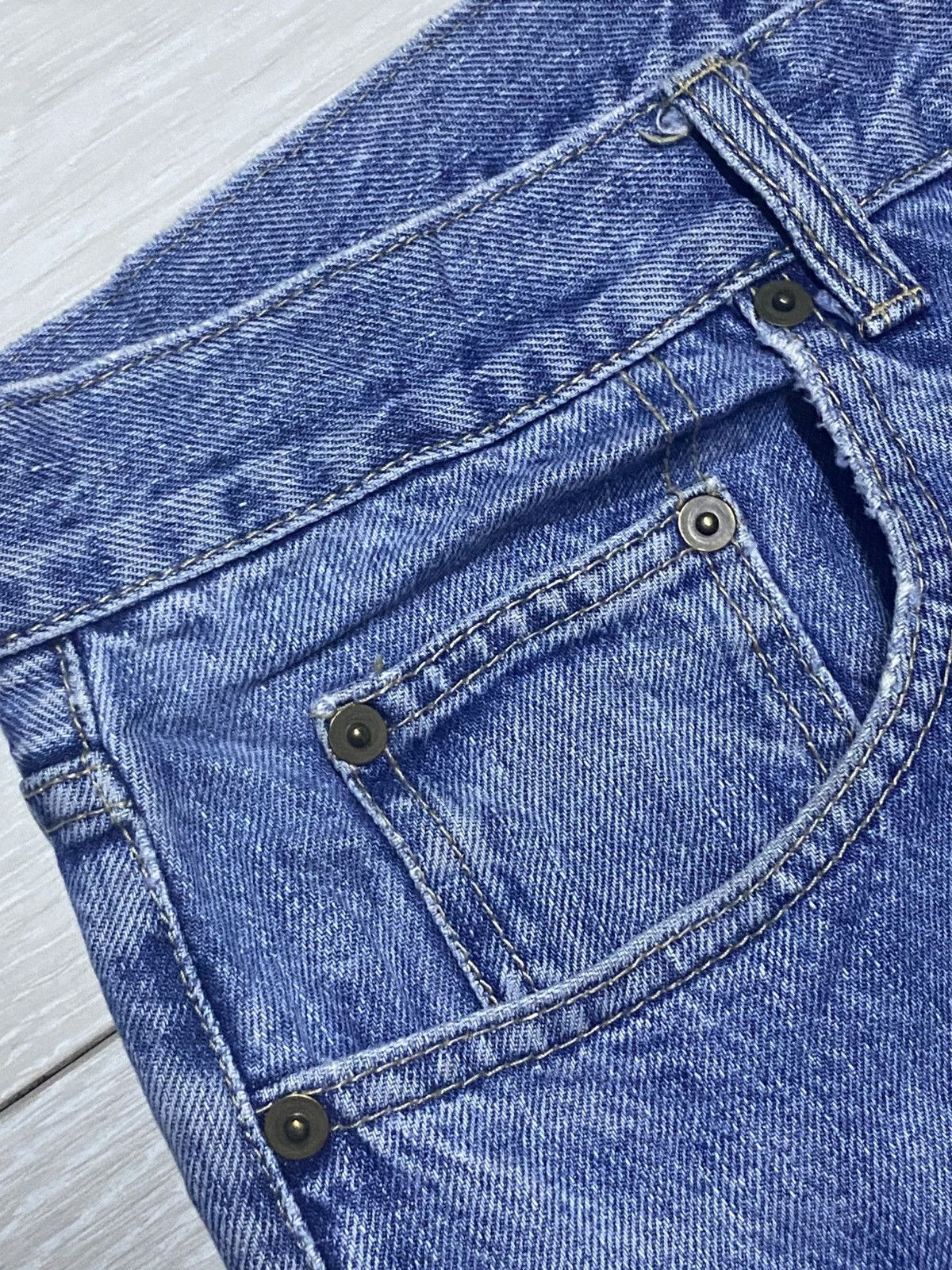 Barneys New York Vintage Barneys New York Light Wash baggy Jeans Size US 31 - 9 Thumbnail