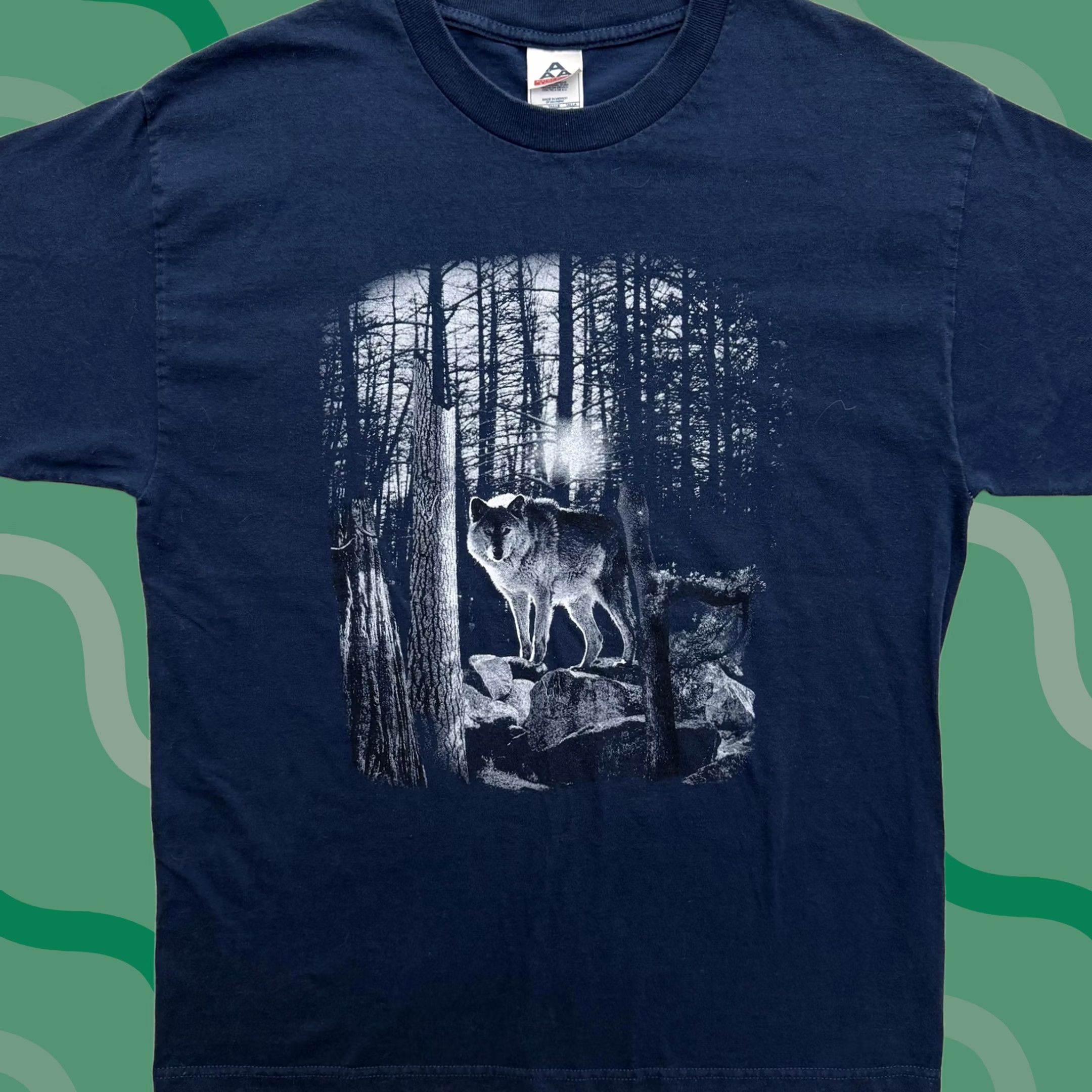 Vintage VINTAGE Alstyle Wolf Shirt Mens L Blue Forest Wildlife Nature Graphic T-Shirt Tee Size US L / EU 52-54 / 3 - 1 Thumbnail