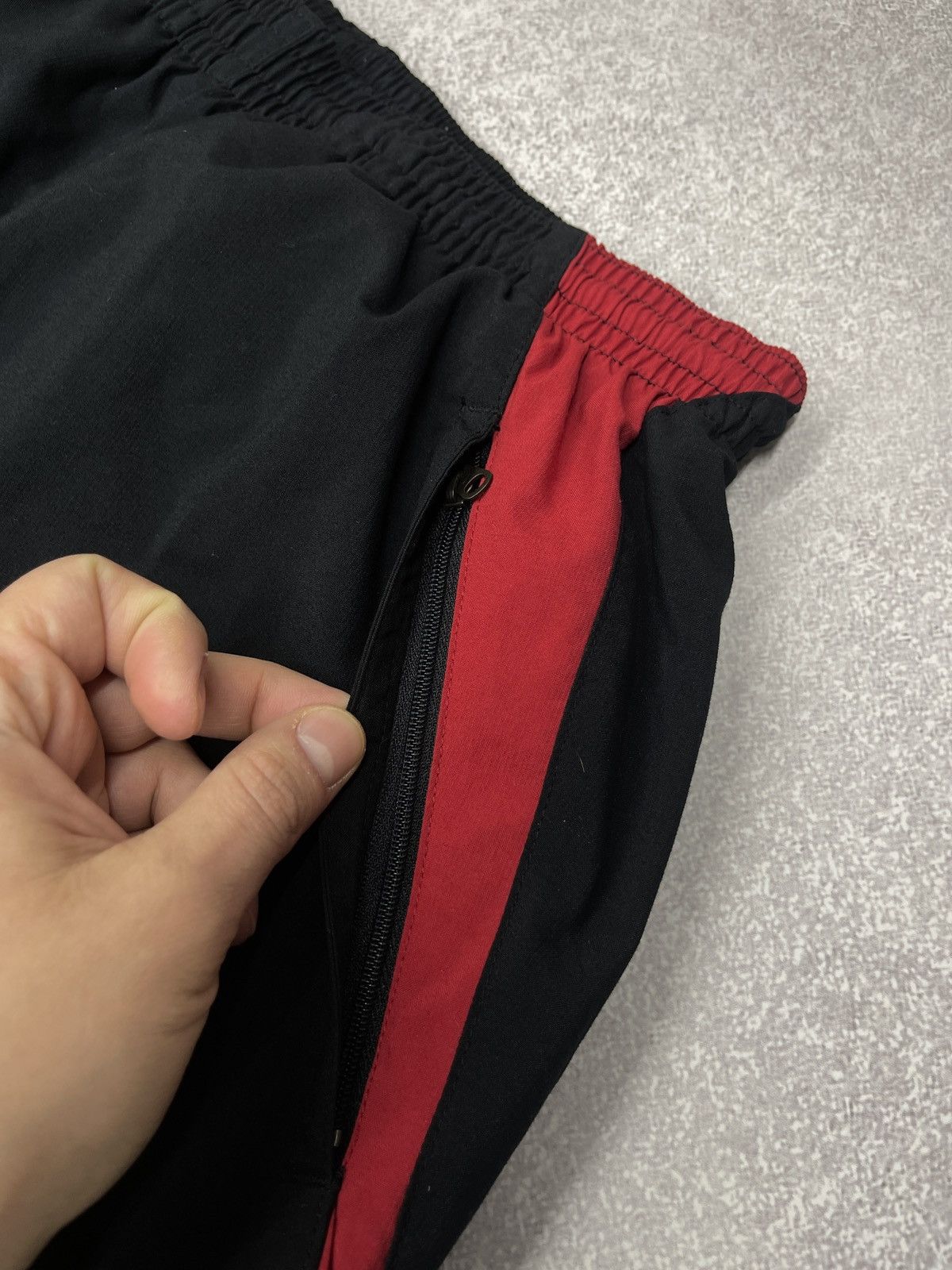Nike Vintage Nike Nylon Sweatpants Black Trackpants TECH ACG Size US 32 / EU 48 - 5 Thumbnail