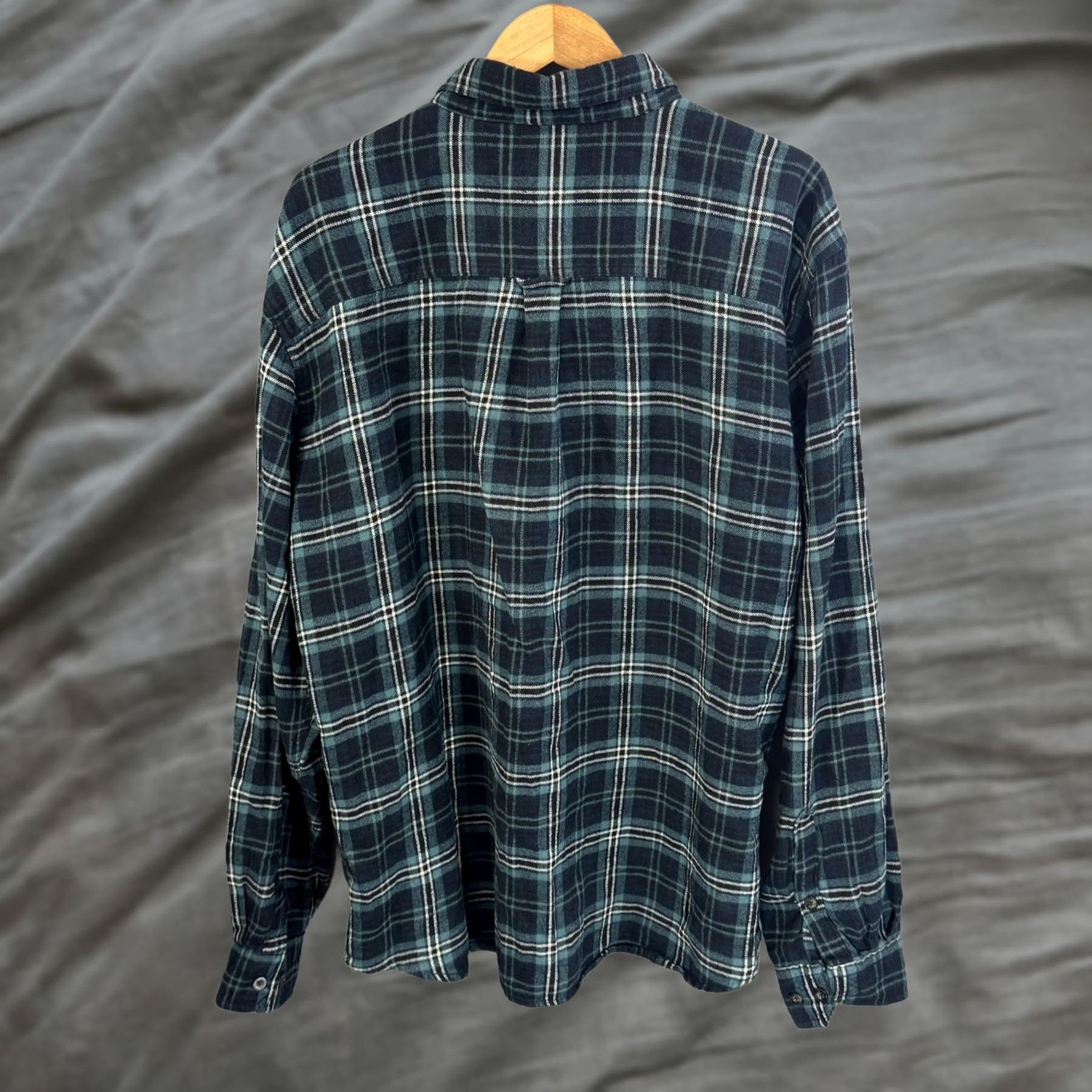 Vintage VINTAGE Woolrich Shirt Mens 2XL Blue Green Plaid Flannel Button-Down Deep Indigo Twist Shirt Mens 2XL Blue Green Plaid Flannel Button-Down Size US XXL / EU 58 / 5 - 1 Thumbnail