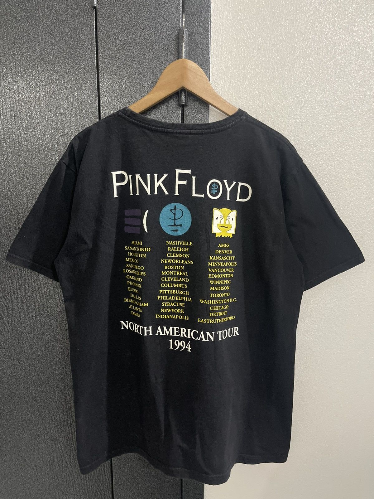 Pink Floyd Vintage PinkFloyd North American Tour 1994 Tshirt Size US L / EU 52-54 / 3 - 7 Thumbnail