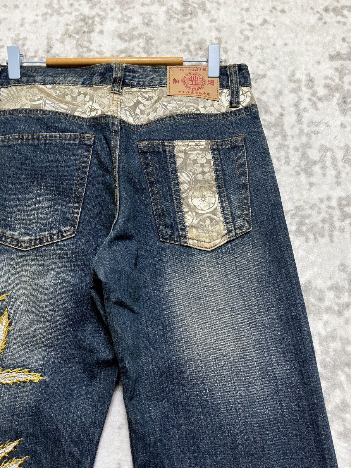 Karakuri Tamashii Bouten Shoten Phoenix Embroidered Straight Fit Denim Jeans Size US 31 - 12 Thumbnail