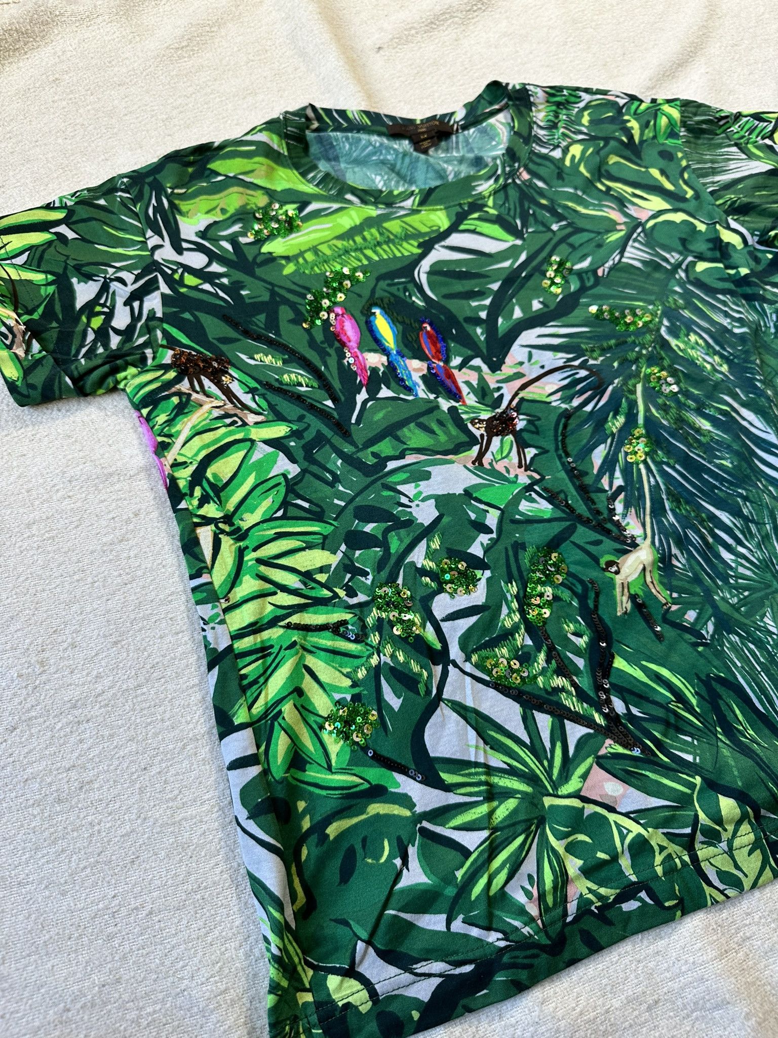 Louis Vuitton Louis Vuitton T-Shirt Jungle Theme Sequin Green Top Size M / US 6-8 / IT 42-44 - 3 Thumbnail