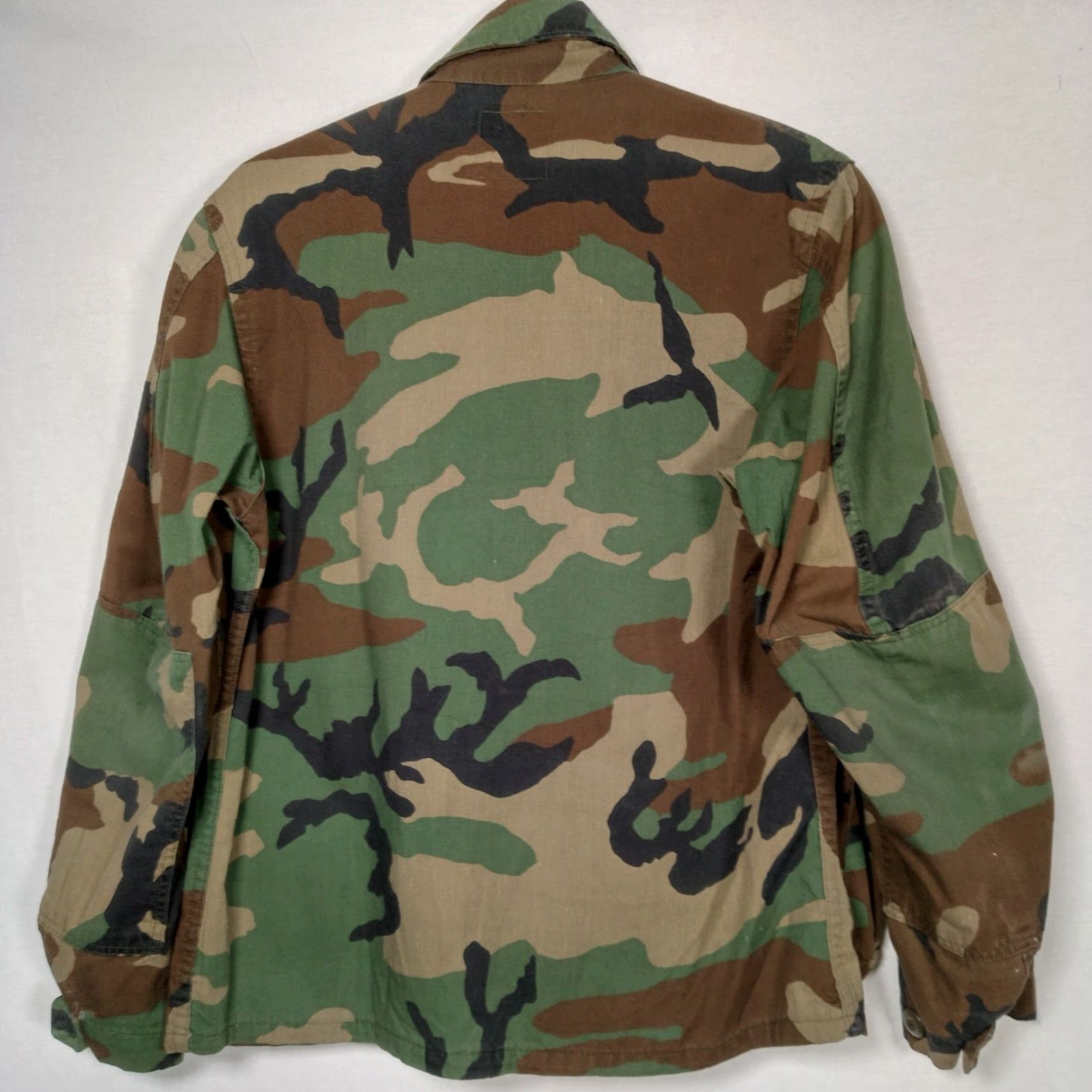 Vintage VINTAGE US ARMY Jacket Camouflage Short Wooldland Distressed Button Cargo Pockets Military CW US Army Patch Small Short Mens Jacket Size US 29 - 3 Thumbnail