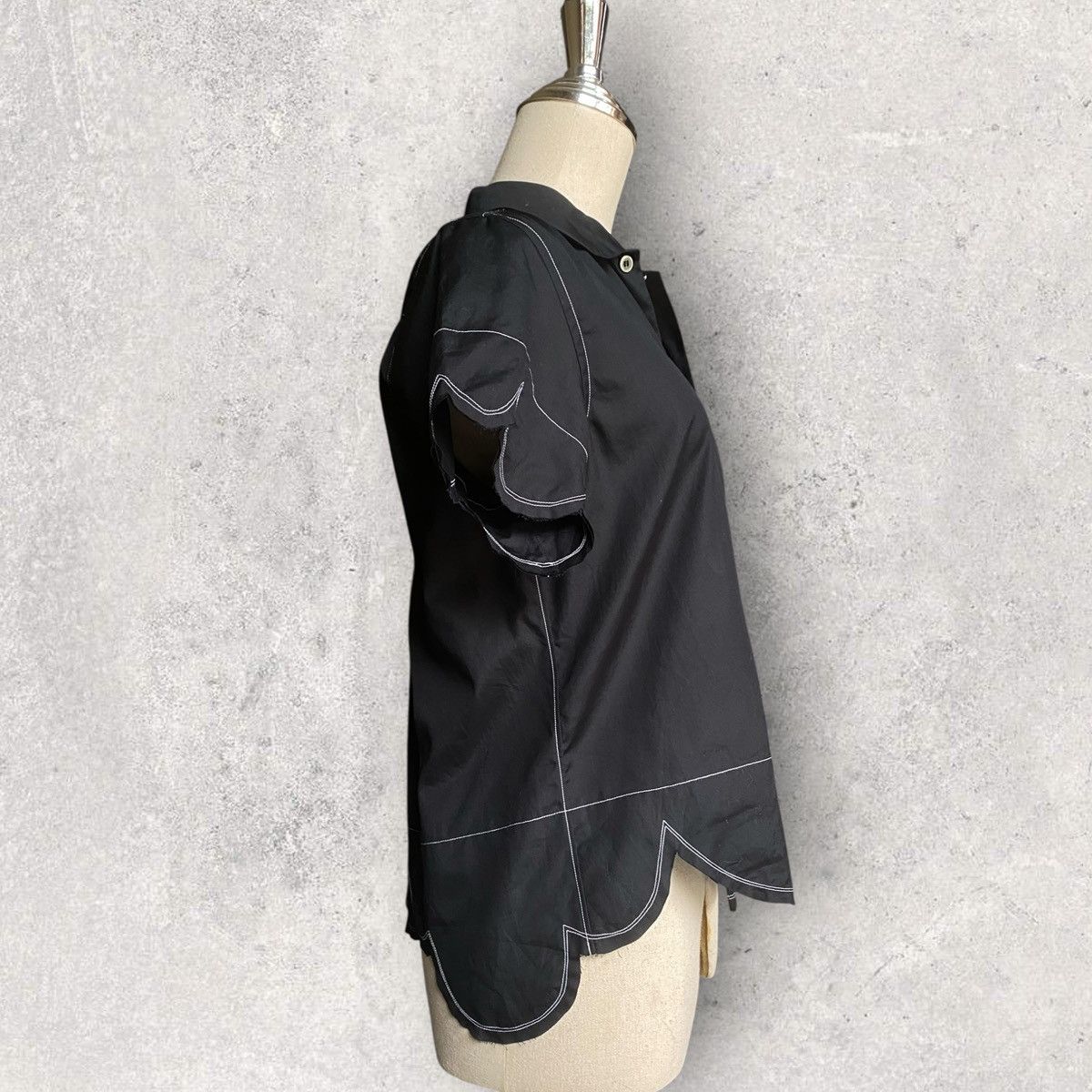 Comme des Garcons Black CDG Curve Hem Shirt Size XS / US 0-2 / IT 36-38 - 2 Thumbnail