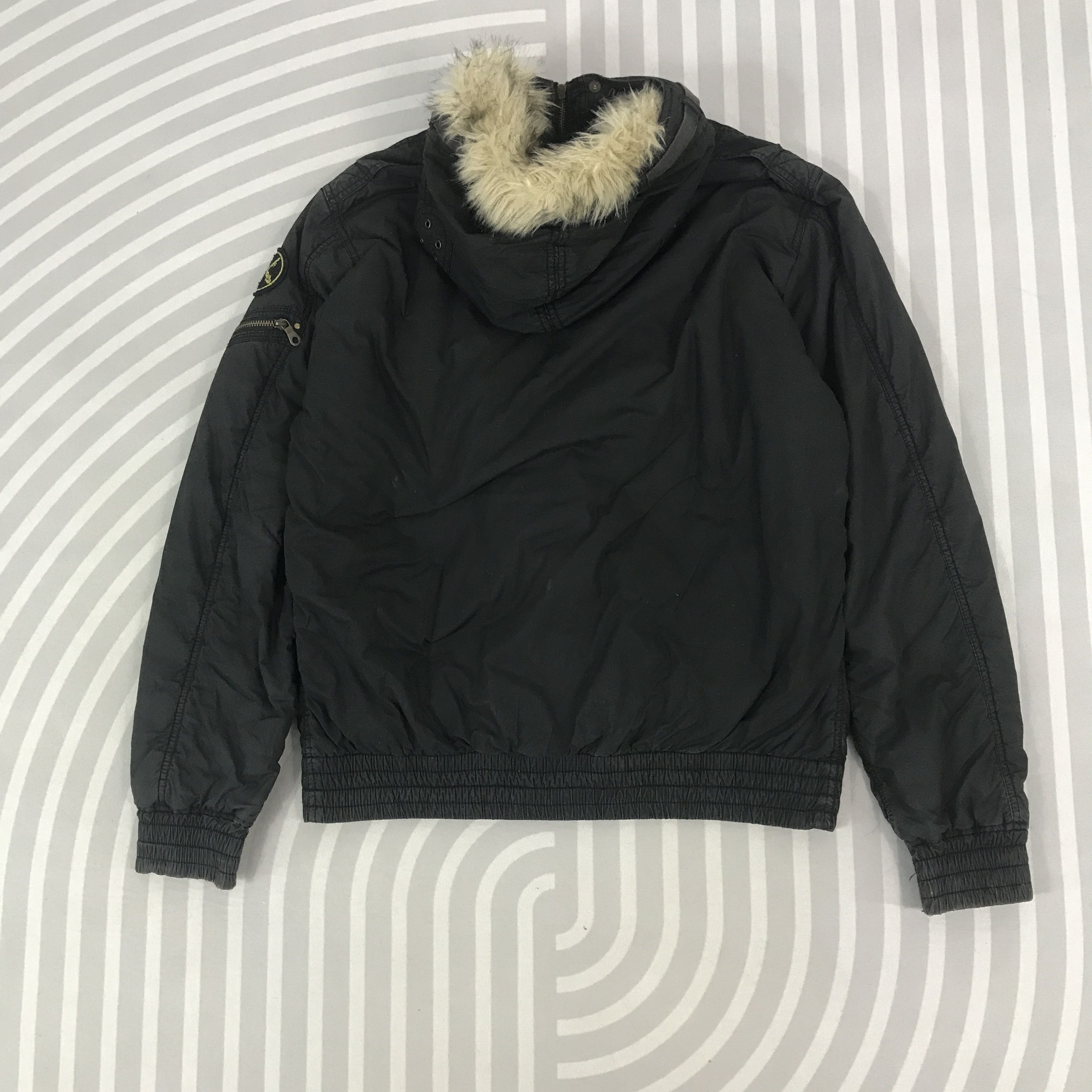 Uniqlo × Vintage Vintage Uniqlo Fur hoodie black faded style Jacket Size US XL / EU 56 / 4 - 3 Thumbnail