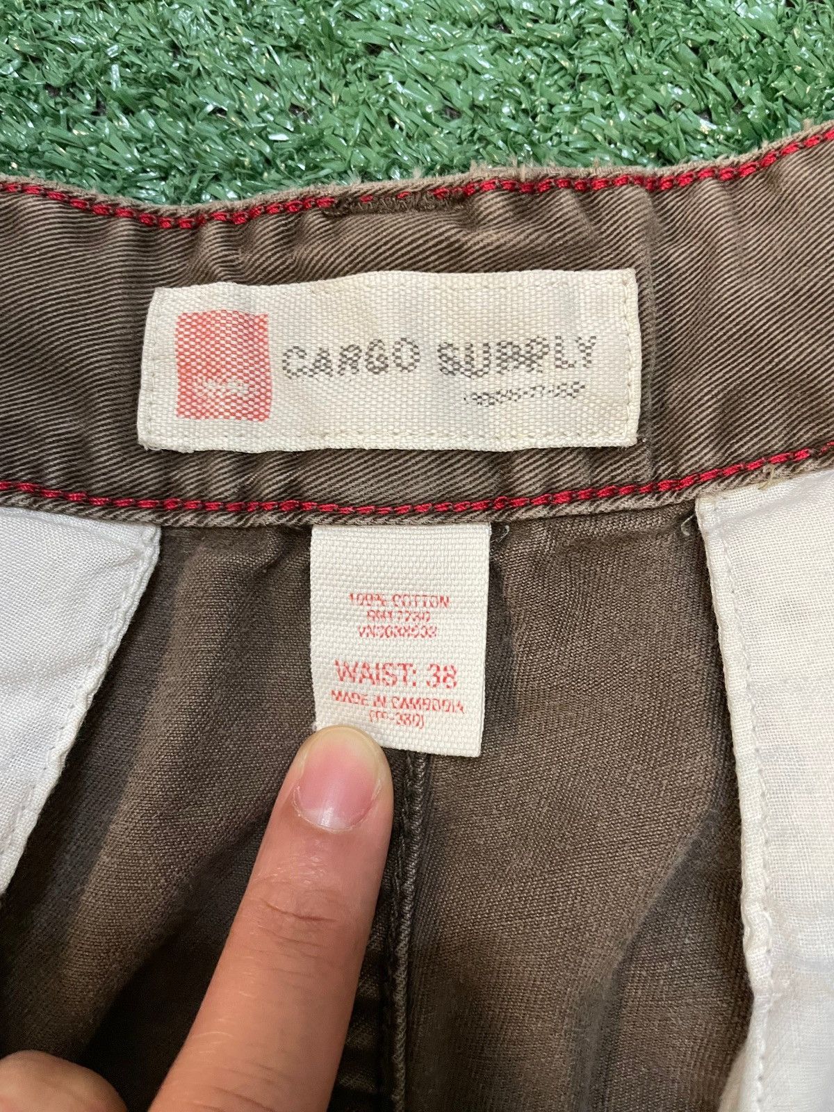 Mossimo × Vintage Vintage mossimo brown cargo shorts Size US 38 / EU 54 - 3 Thumbnail