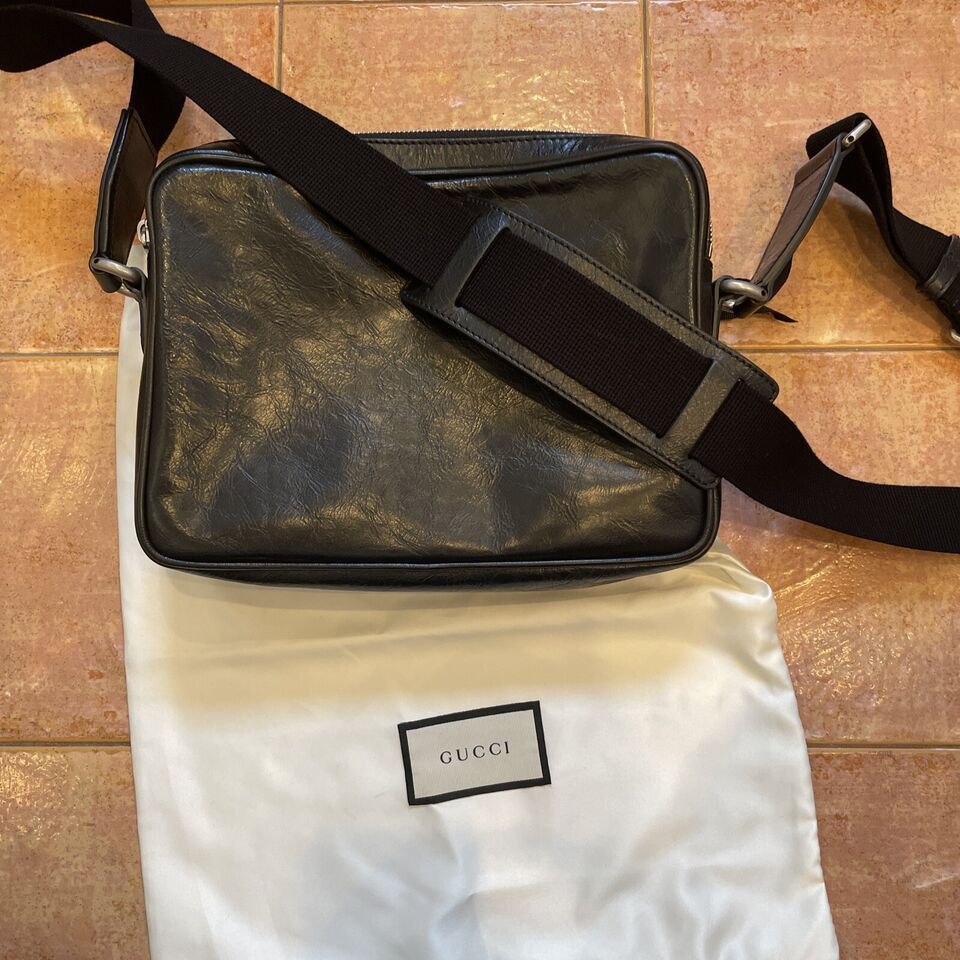 Gucci 100% Authentic Gucci leather cross body bag in black $2400 Size ONE SIZE - 3 Thumbnail