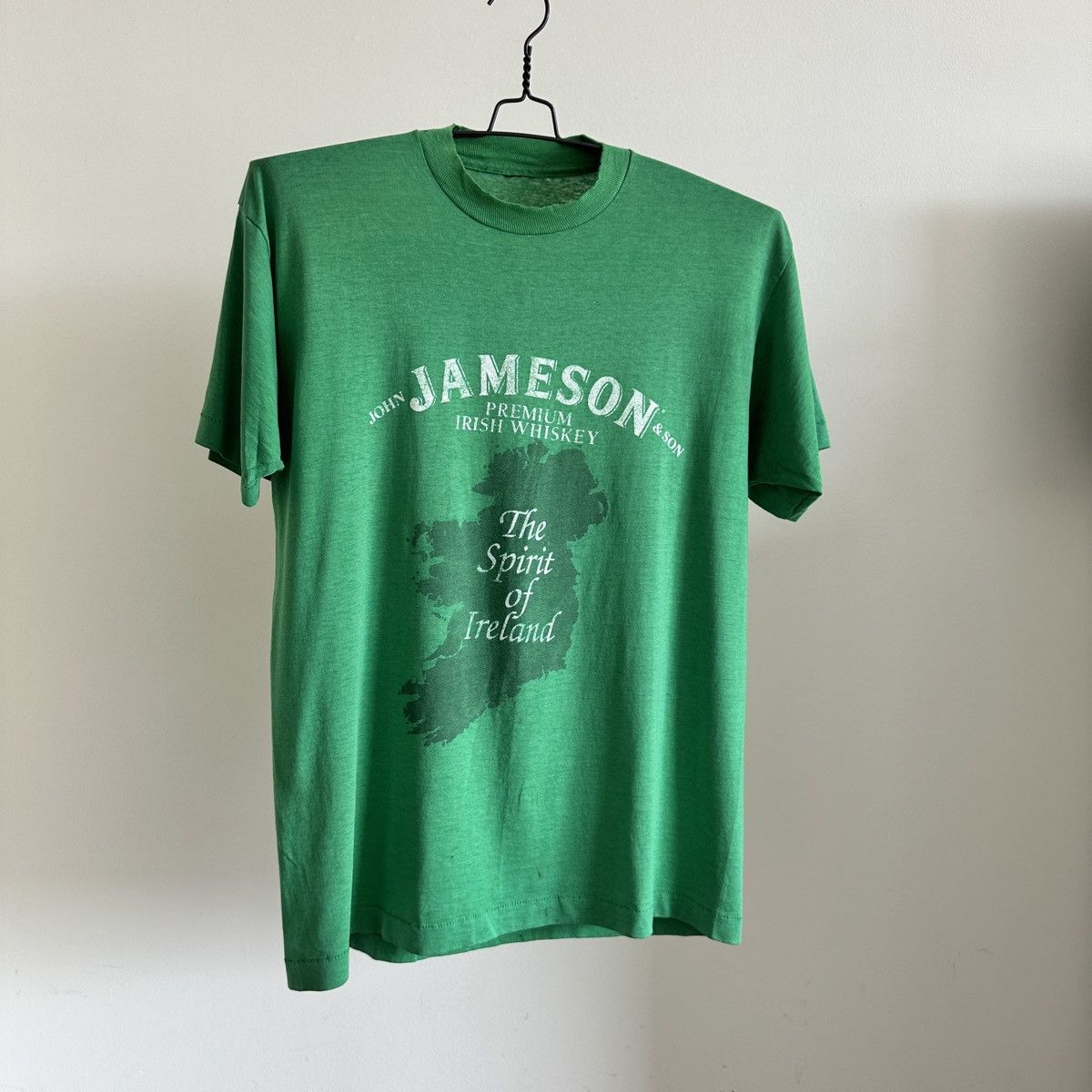 Vintage Vintage 1980s Jameson Irish Whiskey T-Shirt Distressed L Size US L / EU 52-54 / 3 - 1 Thumbnail