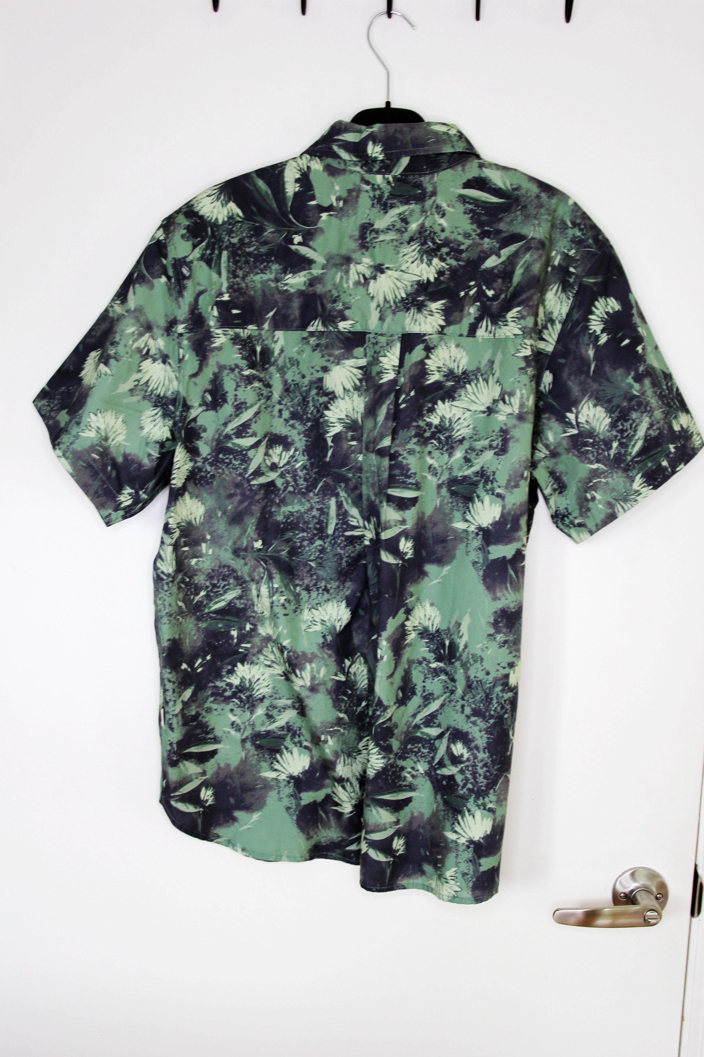 The North Face BNWT SS25 THE NORTH FACE BAYTRAIL PATTERN SHIRT L Size US L / EU 52-54 / 3 - 3 Thumbnail