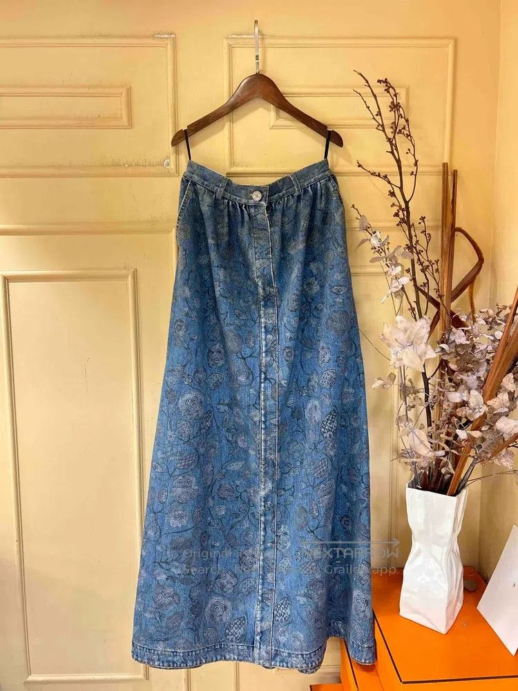 Chanel Chanel Floral graffiti denim skirt Size 24" / US 00 / IT 34 - 1 Thumbnail
