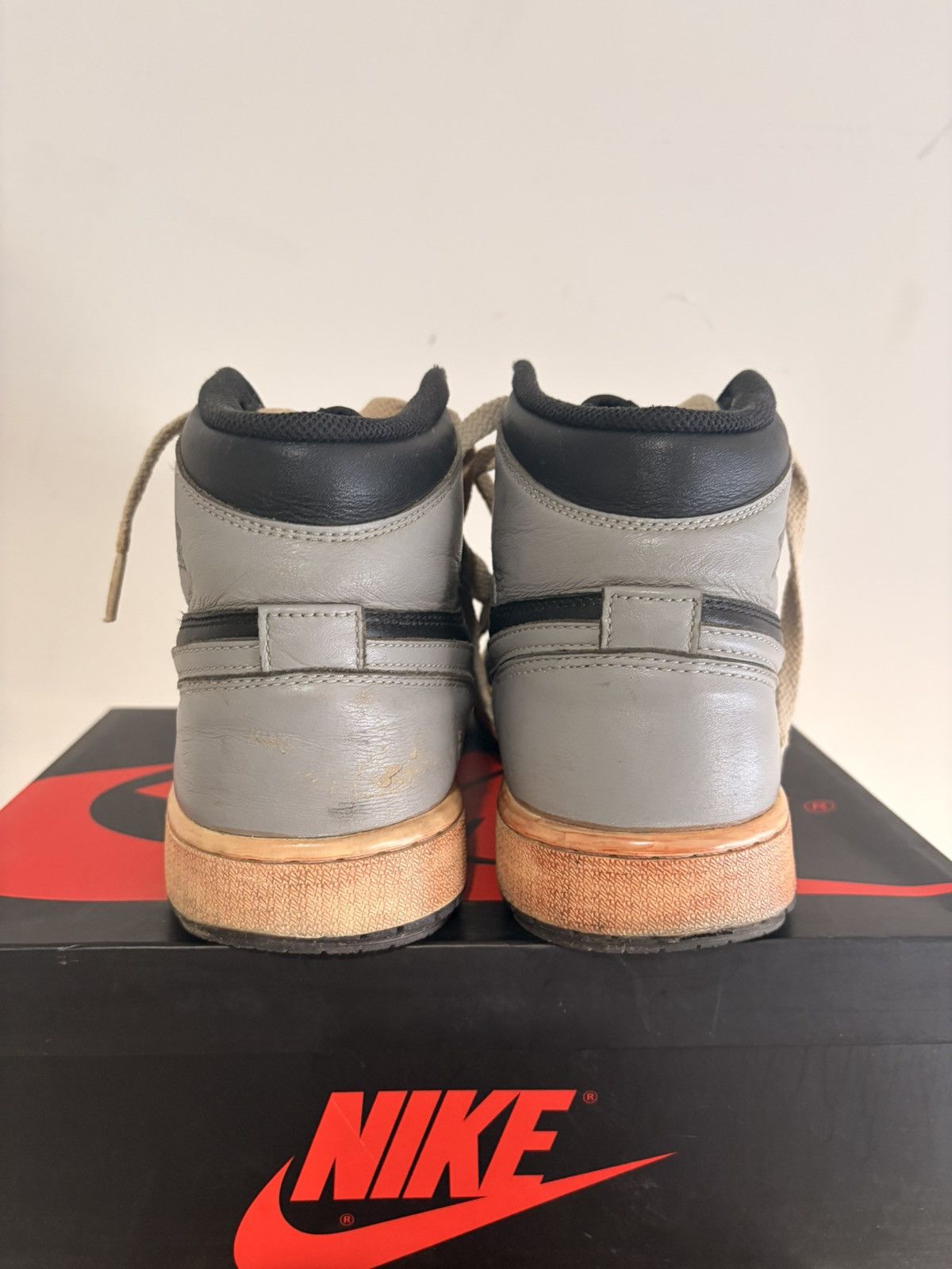 Jordan Brand Air Jordan 1 Retro High OG “Shadow” (2013) Size US 9 / EU 42 - 2 Thumbnail
