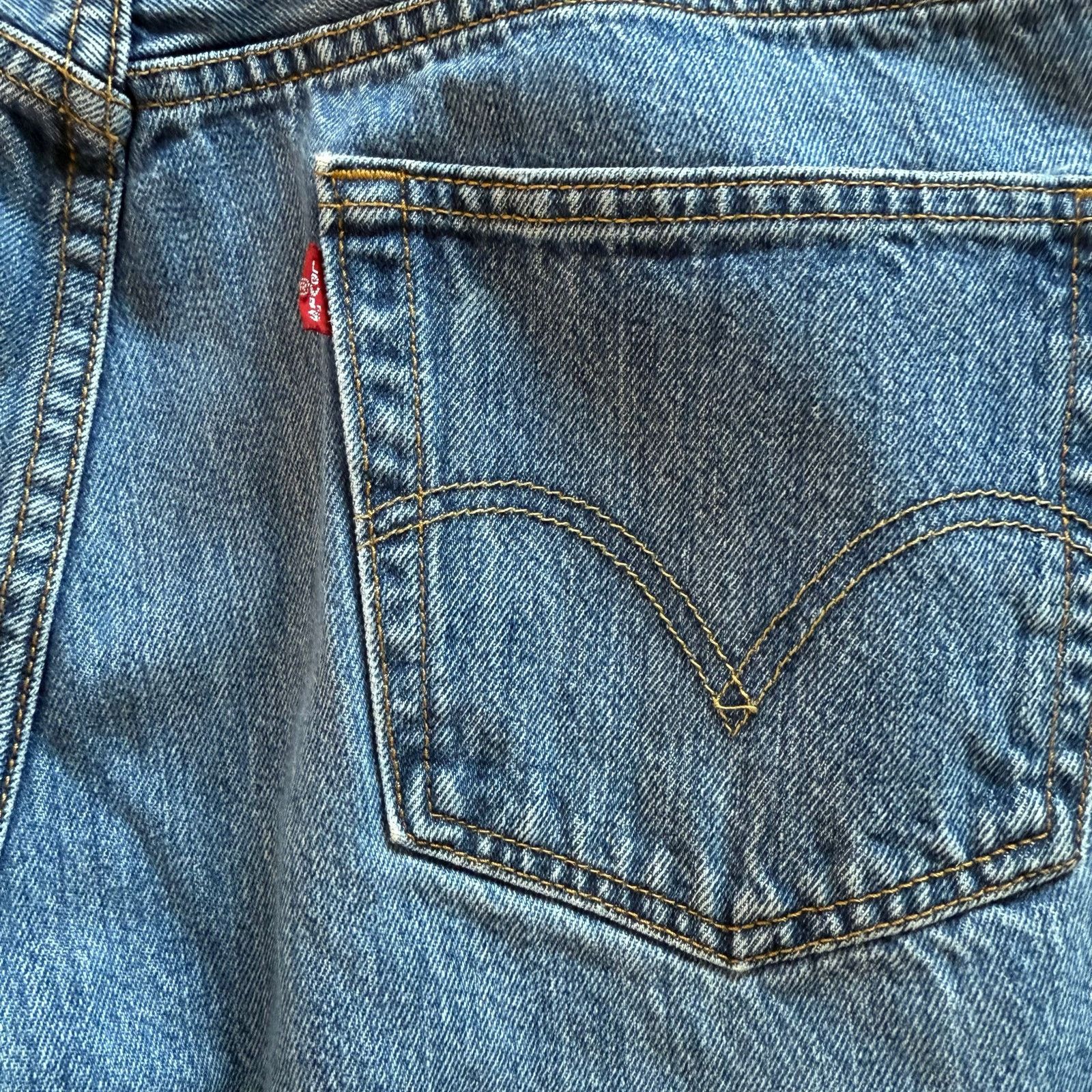 Levi's Levi's Jeans 501 Men's 34x32 Lt Wash Denim Straight Leg Size US 34 / EU 50 - 4 Thumbnail