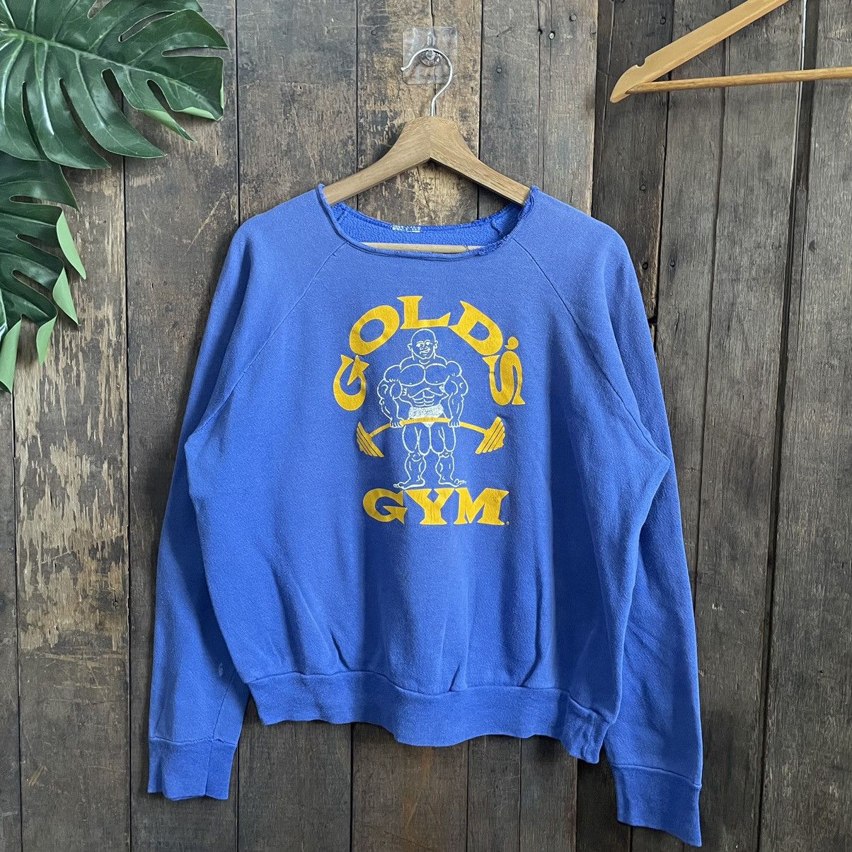 Vintage Vintage 90’s Gold Gym Sweatshirt Size US M / EU 48-50 / 2 - 1 Thumbnail