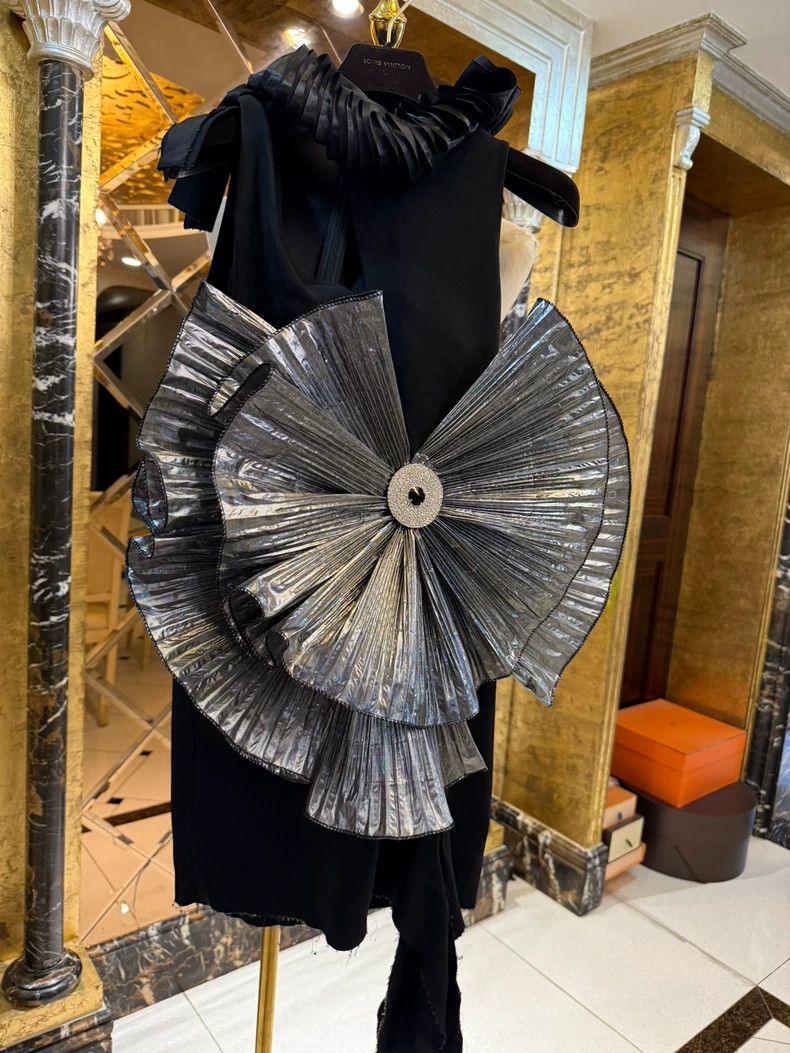 Versace Versace Silver metallic three-dimensional dress Size M / US 6-8 / IT 42-44 - 5 Thumbnail