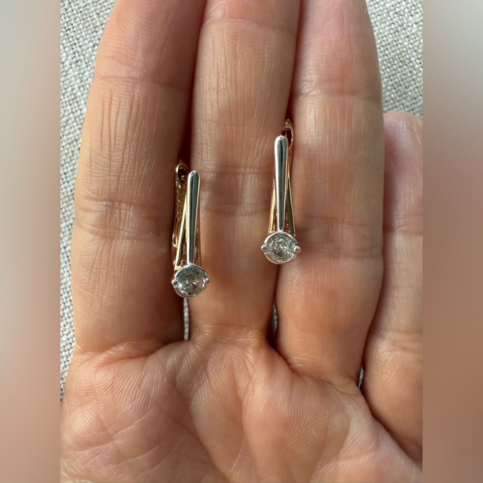 Other Delicate Rose Gold English Earrings Size ONE SIZE - 6 Thumbnail