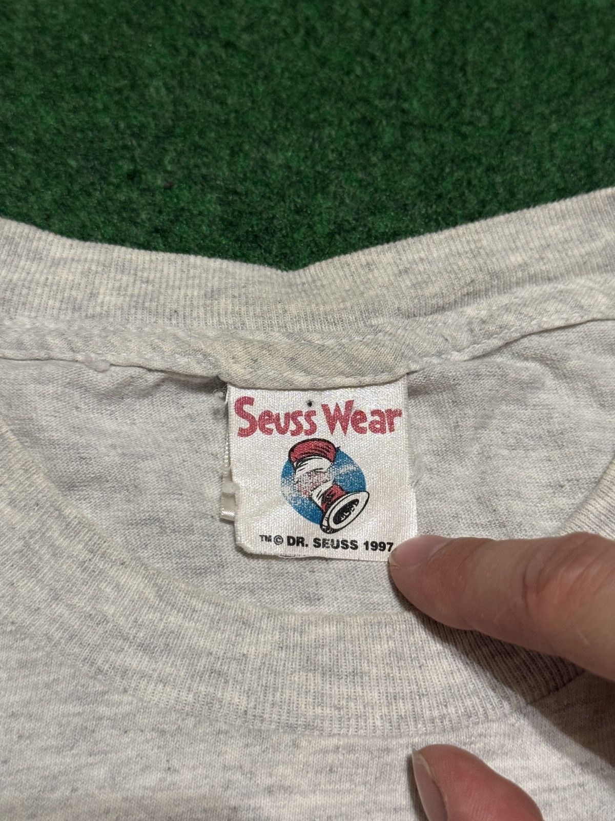 Vintage Vintage 90s Dr Seuss Cat In The Hat Grinch Sam I Am T Shirt Size US L / EU 52-54 / 3 - 4 Thumbnail