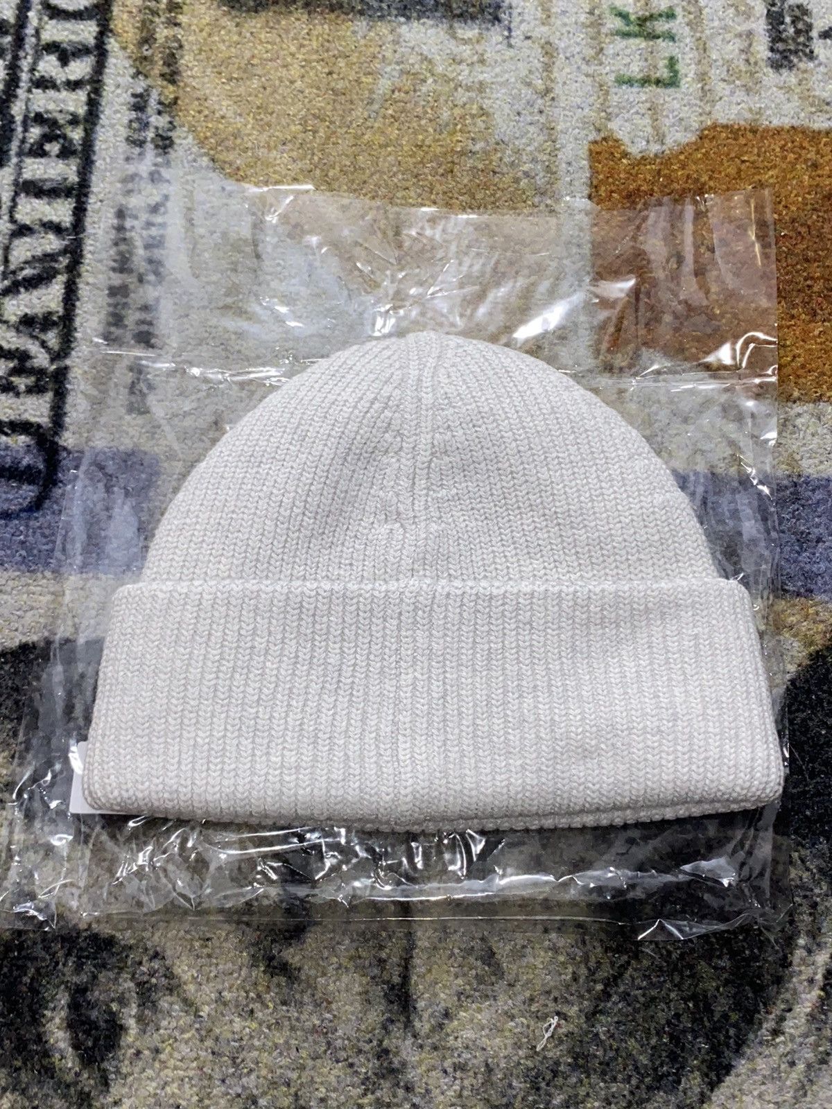 Kith Kith x The Grinch Mia Beanie Light Heather Grey Size ONE SIZE - 3 Thumbnail