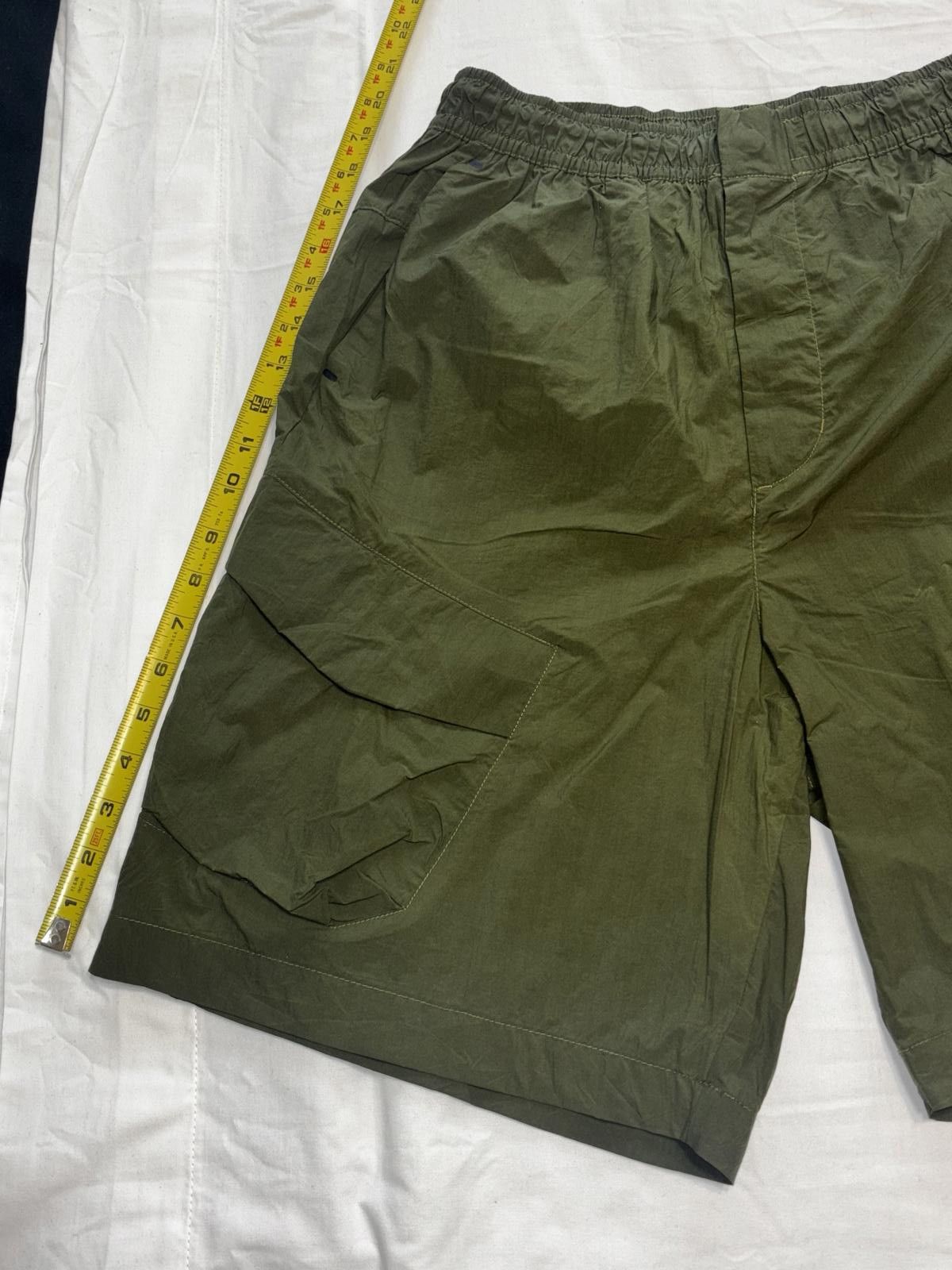 Nike Nike Men's Lightweight Athletic Shorts - Olive Green Size US 30 / EU 46 - 7 Thumbnail