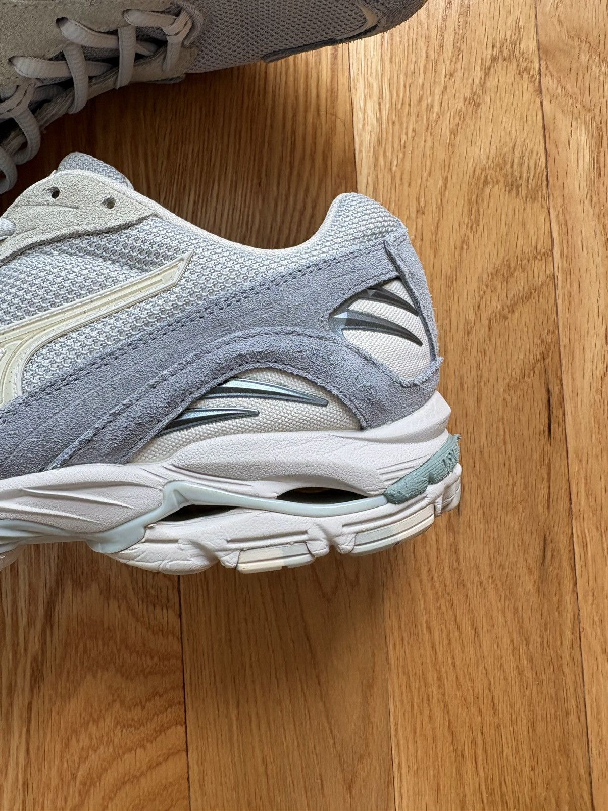 Footpatrol Size 9 Mizuno Foot Patrol "The Artefact Pack" WAVE RIDER 10 Size US 9 / EU 42 - 14 Thumbnail