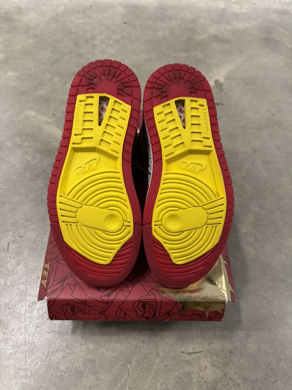 Jordan Brand Jordan 1 Zoom CMFT High 2 x Teyana Taylor Size 6W Size US 6 / IT 36 - 6 Thumbnail