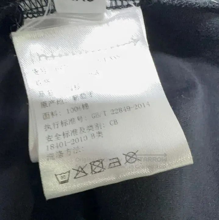Givenchy Givenchy Solid Cracked Logo Crew Neck Short-Sleeve T-Shirt. Size US XXS / EU 40 - 4 Thumbnail