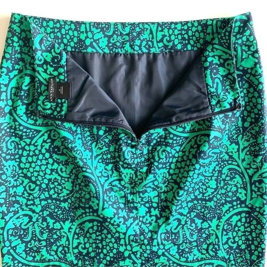Ann Taylor Ann Taylor Factory Green Patterned Mini Pencil Skirt Size 4 Size 27" / US 4 / IT 40 - 6 Thumbnail