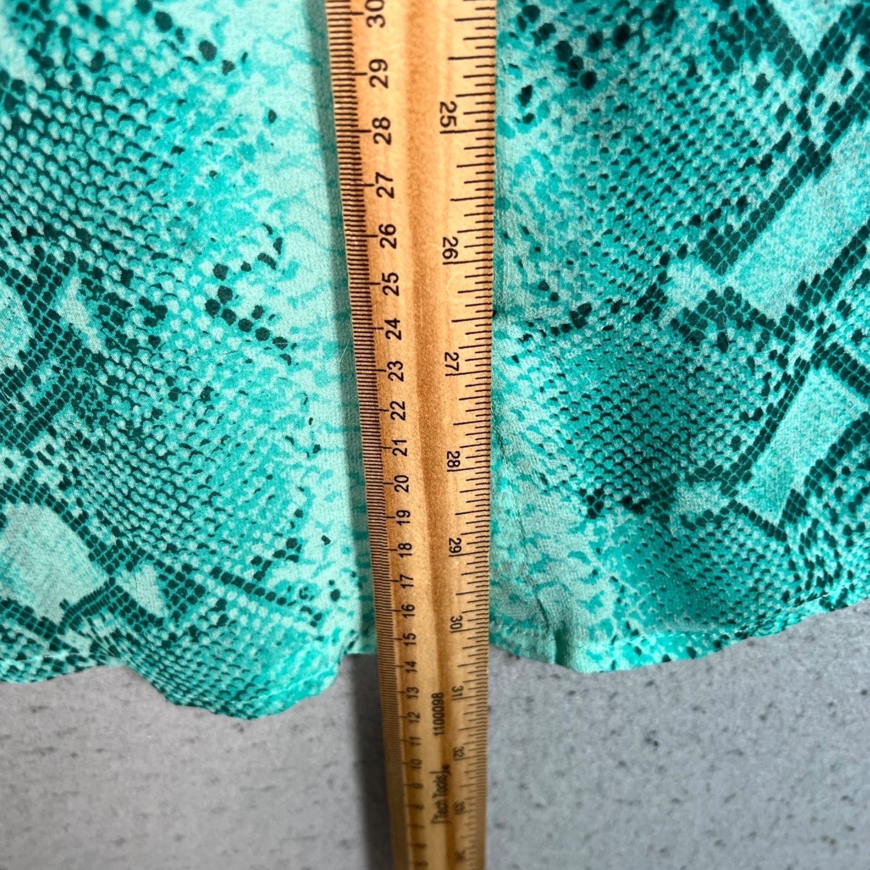 Equipment Equipment Femme Womens Small Green Snake Print Button-Down Sheer Blouse Size S / US 4 / IT 40 - 5 Thumbnail