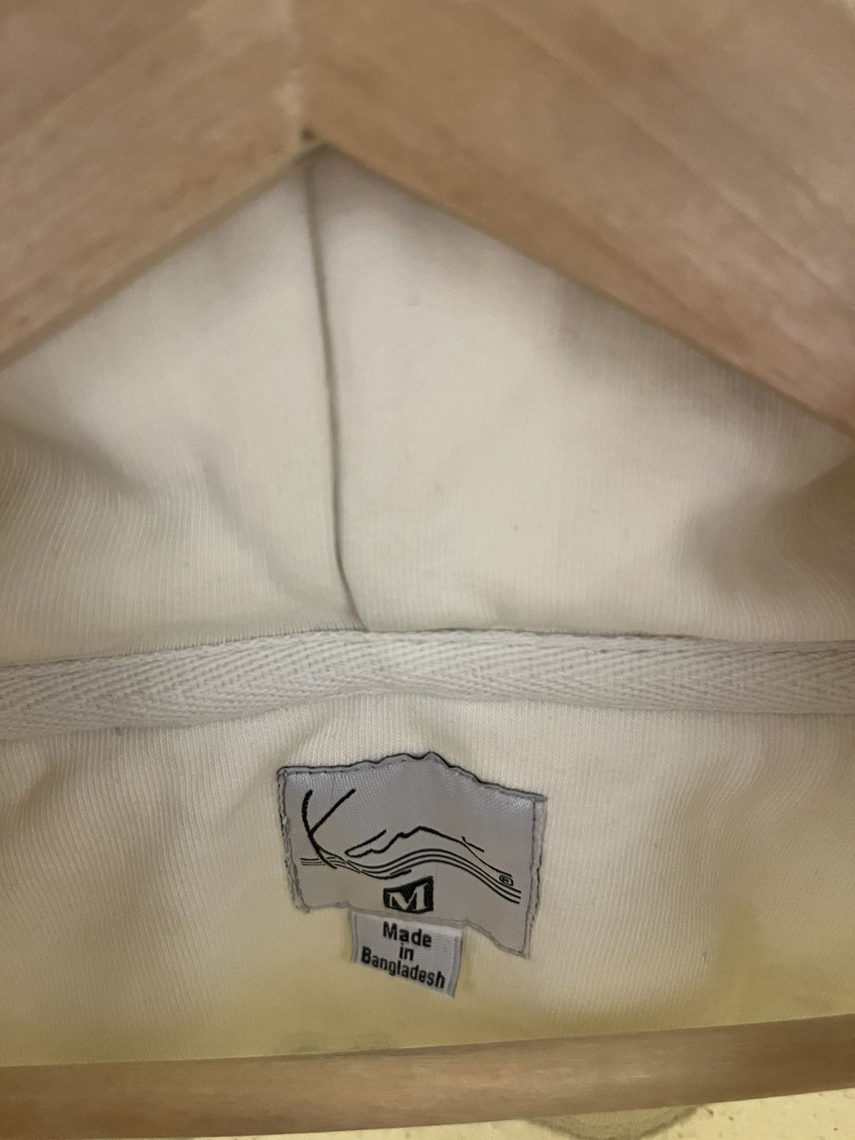 Karl Kani Hoodies Karl Kani Vintage Big Logo Beige Oversized Rap Tees Size US M / EU 48-50 / 2 - 4 Thumbnail