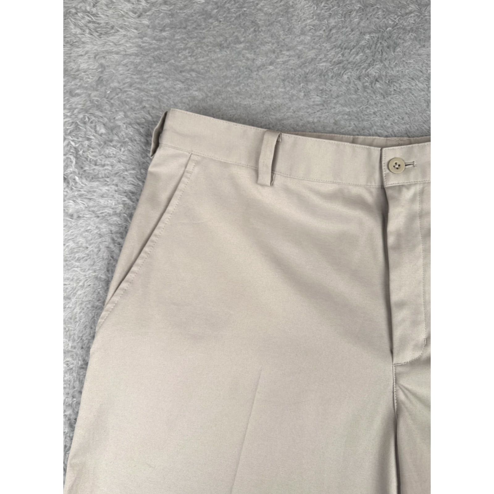 Nike Nike Shorts Mens 34 Beige Twill Polyester Golf Driving Golfing 34x11 Regular Beige Nike Mens Shorts Size US 36 / EU 52 - 4 Thumbnail