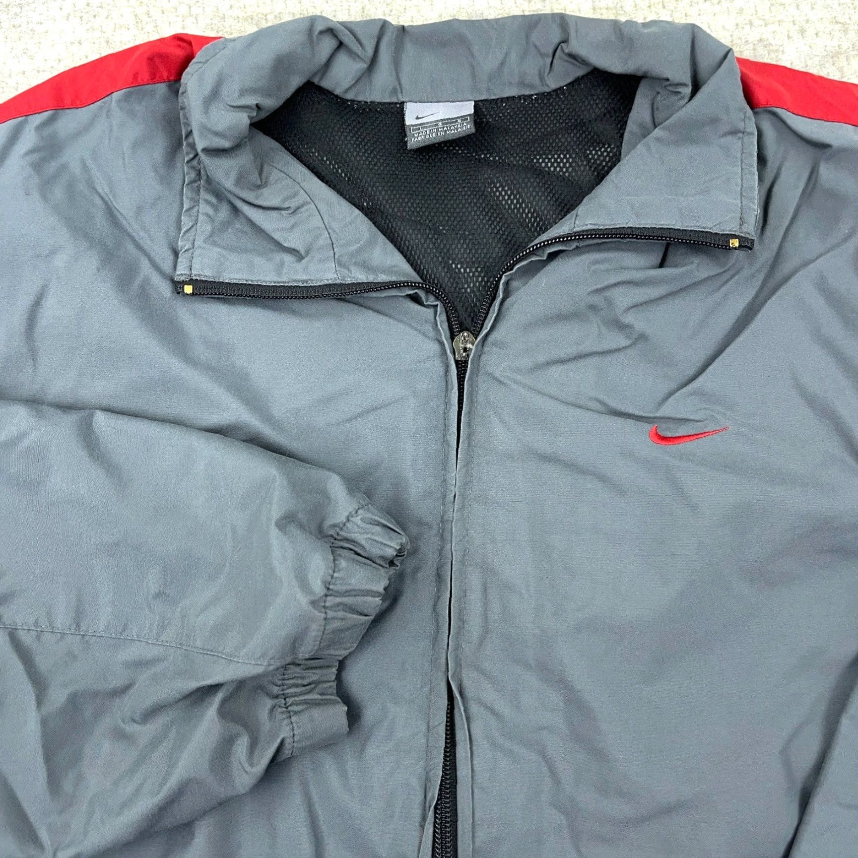 Nike VINTAGE Nike Jacket Mens Large Gray Windbreaker Zip Full Zip All Seasons Packable Pockets 80s 90s Retro Modern Nike Mens XL? Size US L / EU 52-54 / 3 - 2 Thumbnail