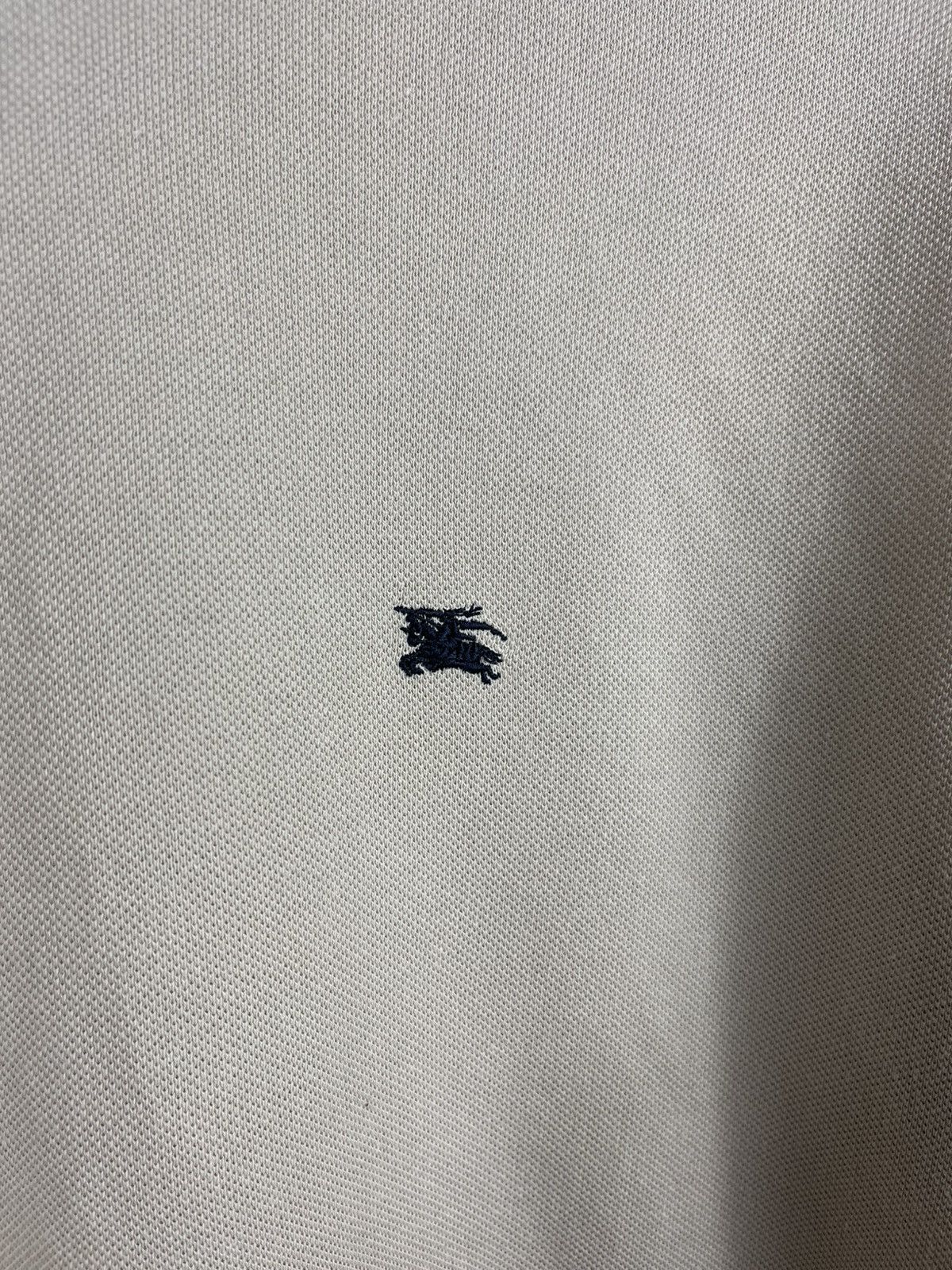 Burberry Vintage 90s Burberrys classic chest logo knight t-shirt Size US L / EU 52-54 / 3 - 8 Thumbnail
