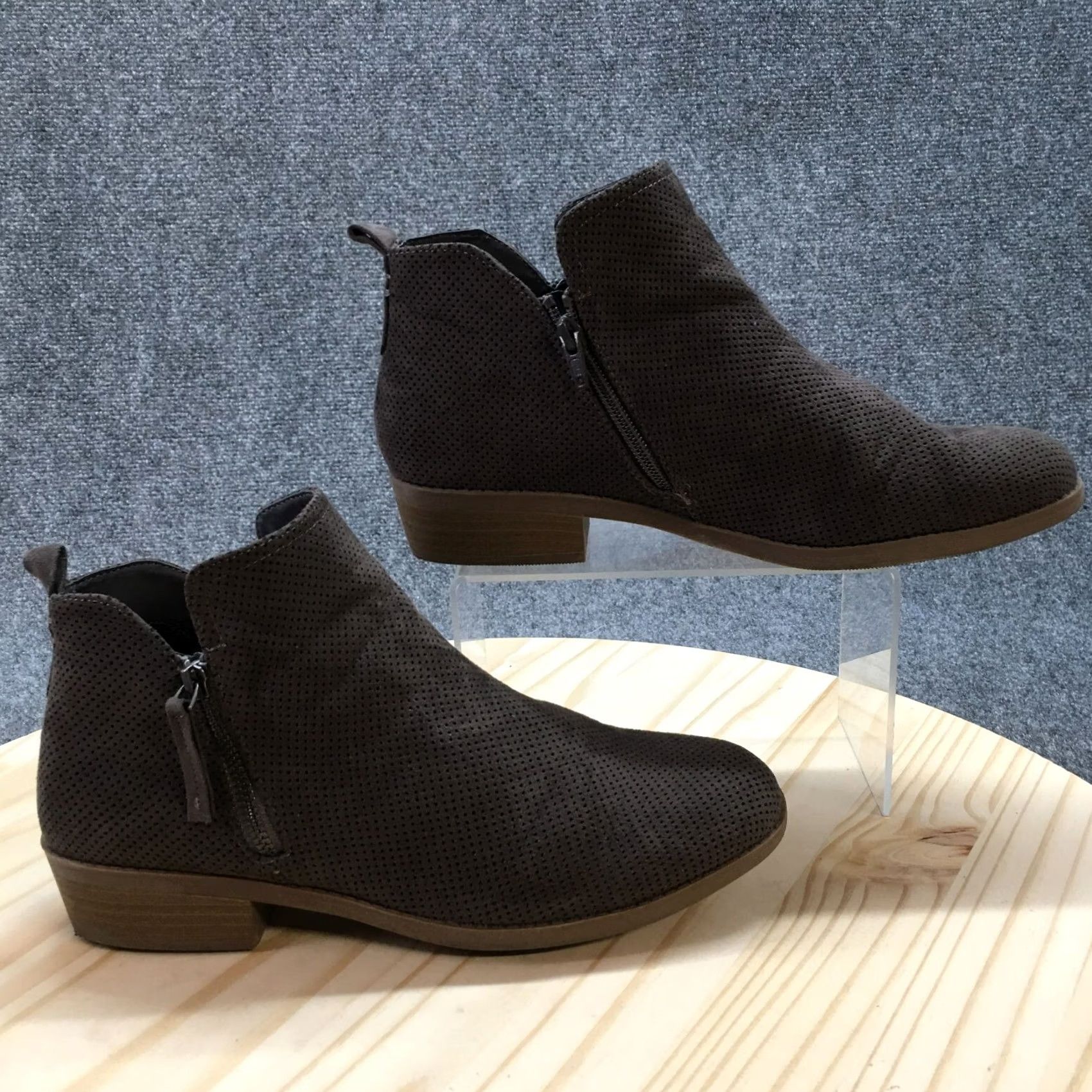 Vintage Universal Thread Boots Womens 11 Ankle Booties Brown Suede Side Zip Block Heel Casual Modern Shoes Size US 11 / IT 41 - 2 Thumbnail
