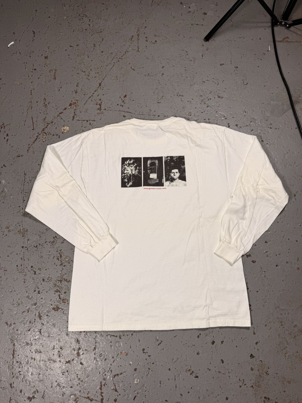 Other Vintage Genesis The Lamb Lies Down On Broadway Tour Tee Size US L / EU 52-54 / 3 - 6 Thumbnail